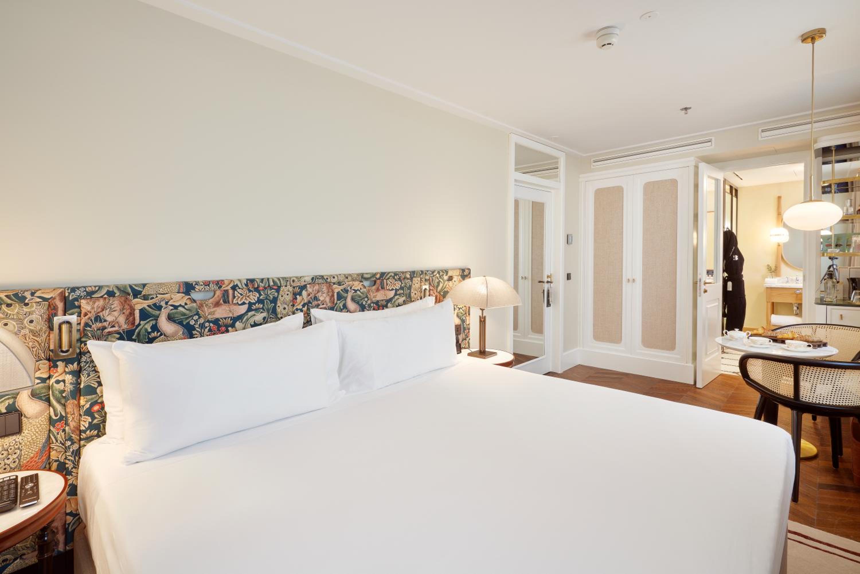Deluxe Room - Photo 1