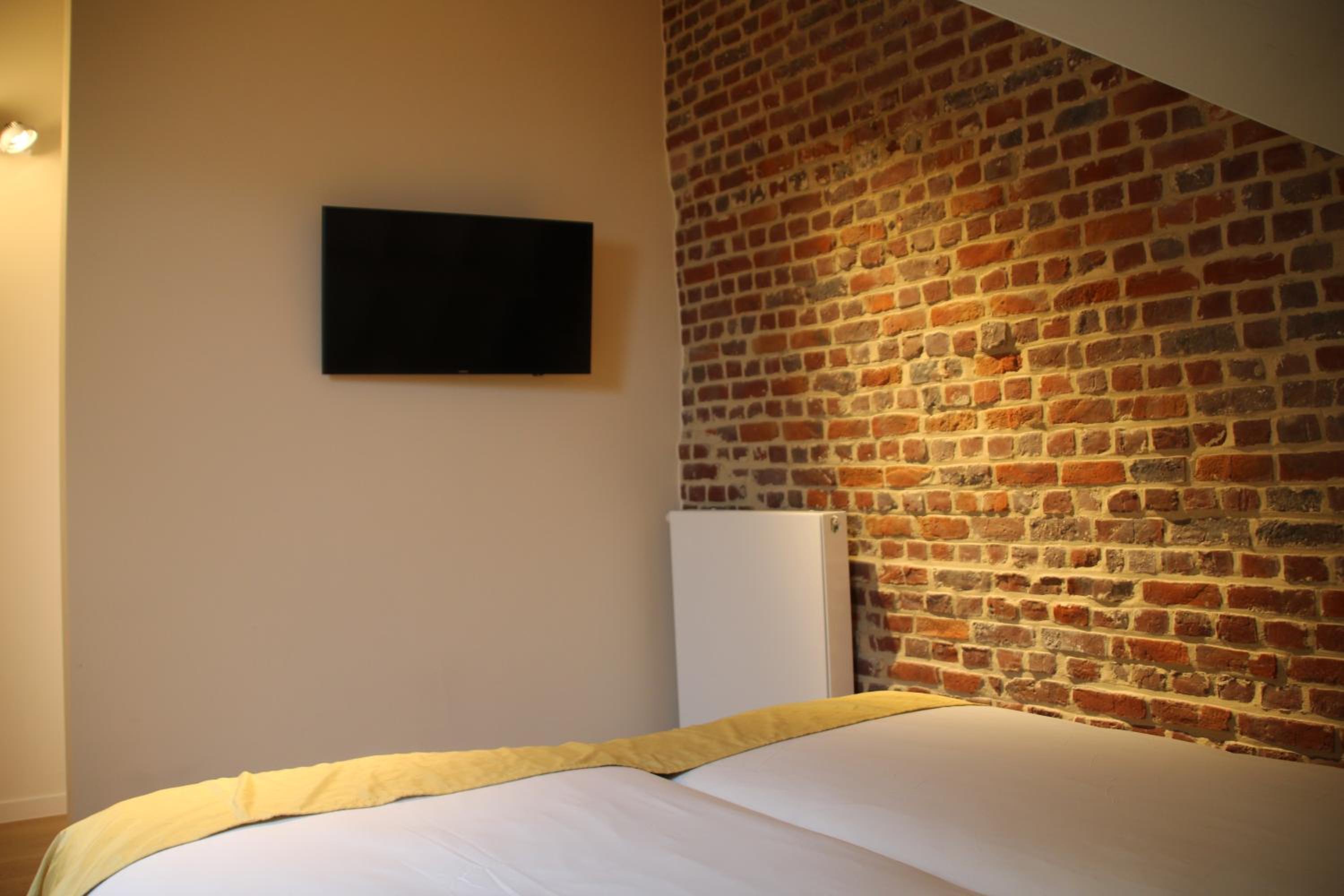 Standard Double Room - Photo 14