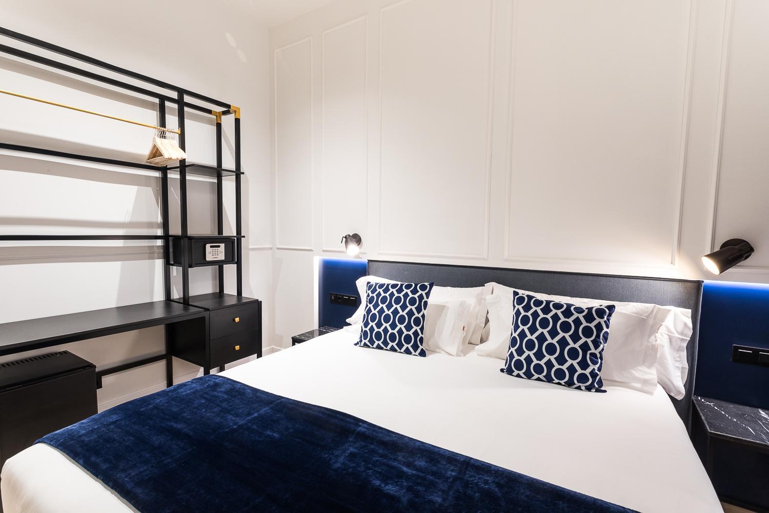 Double or Twin Room with Terrace photo 3
