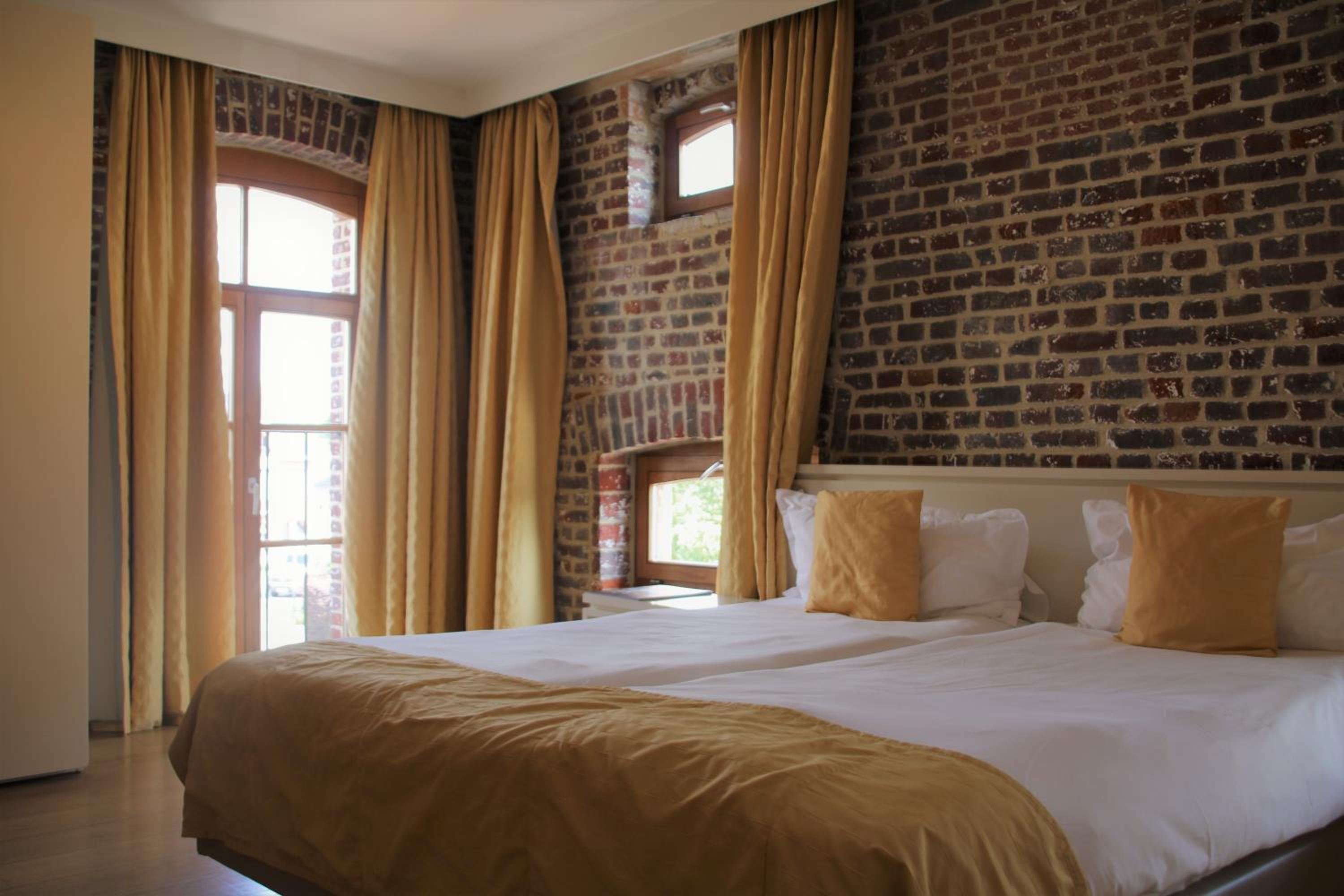 Standard Double Room - Photo 8