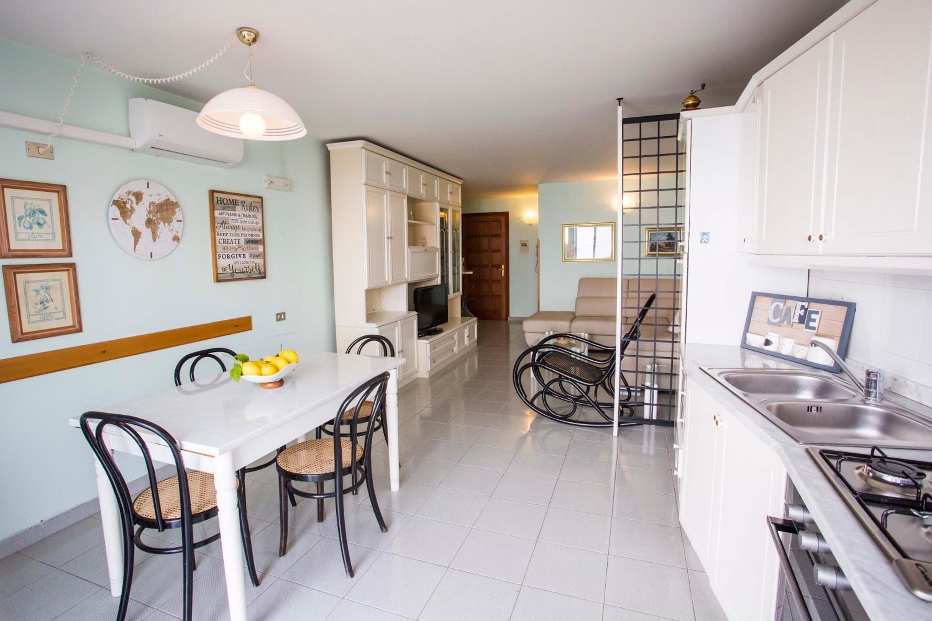 One-Bedroom House photo 3