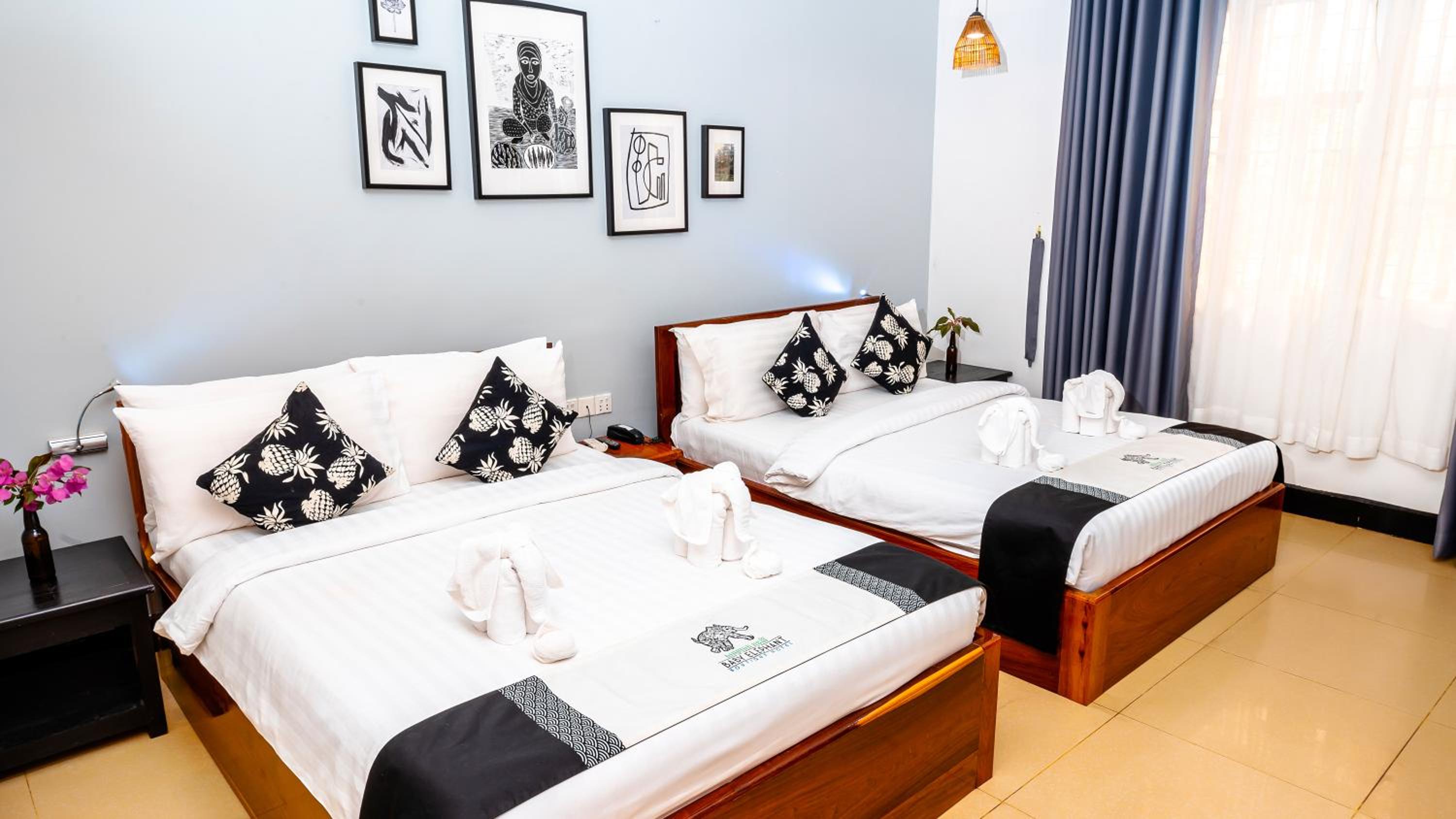 Deluxe Family Room - Photo 1
