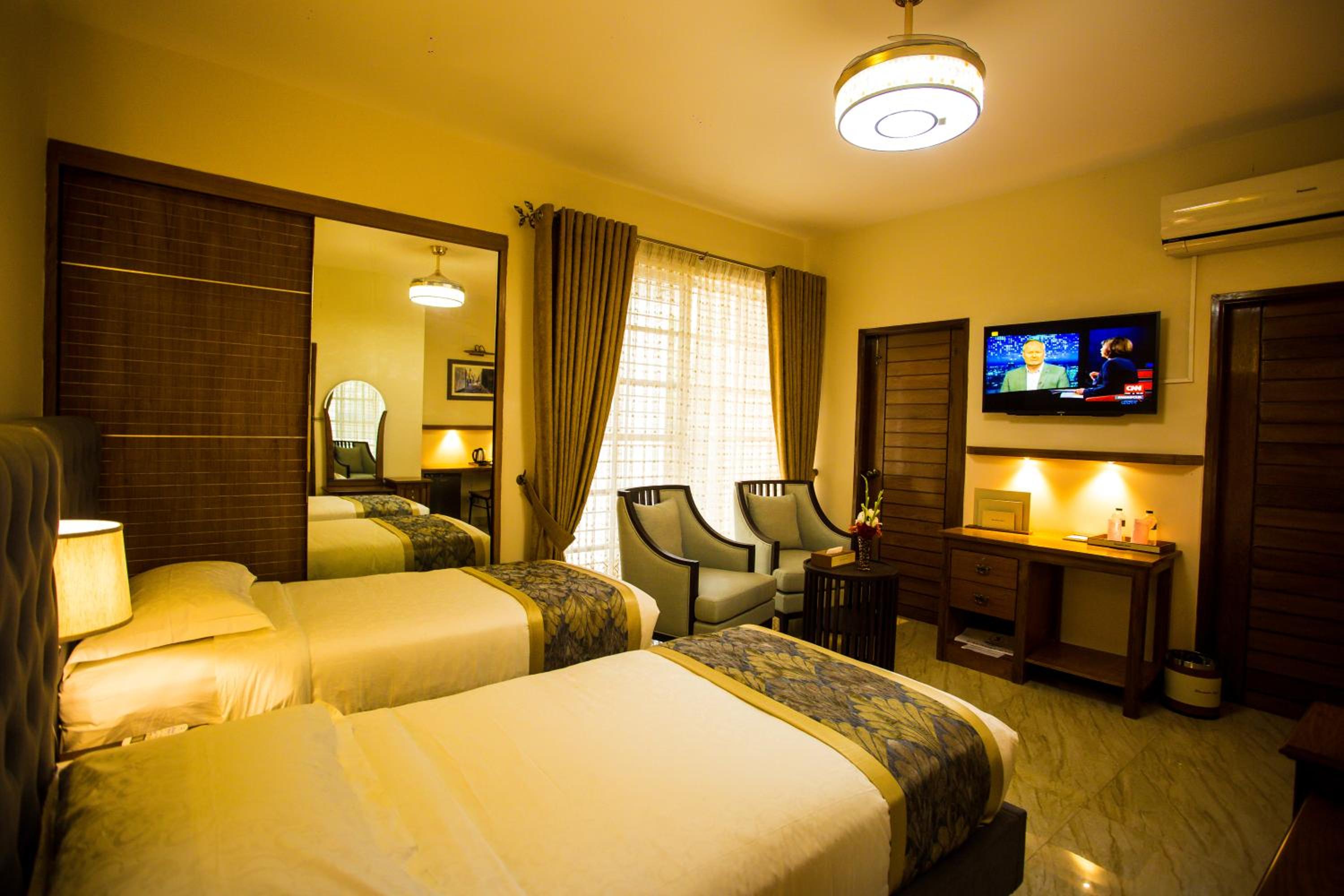 Large Twin Room photo 3