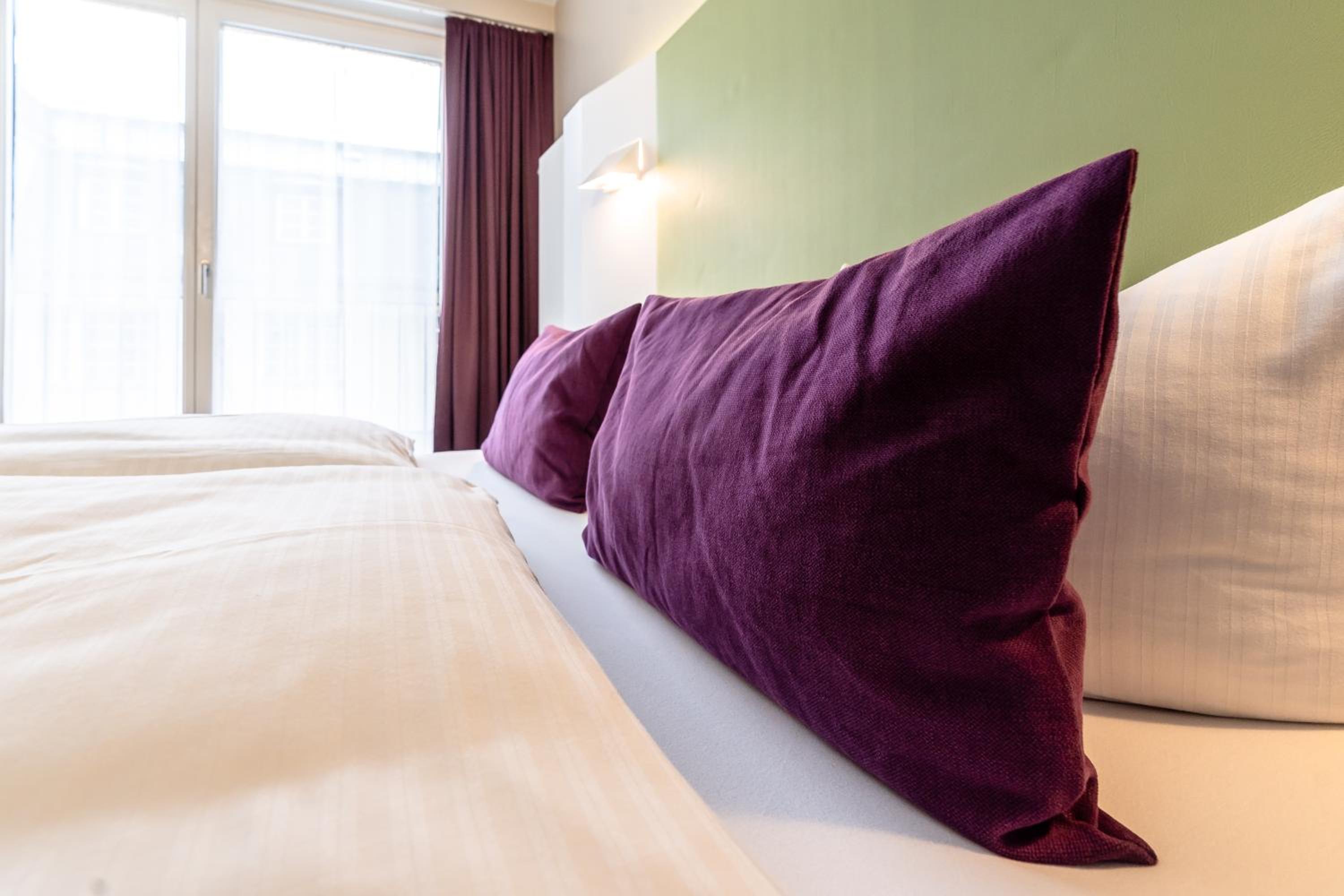 Business Double Room - Photo 10