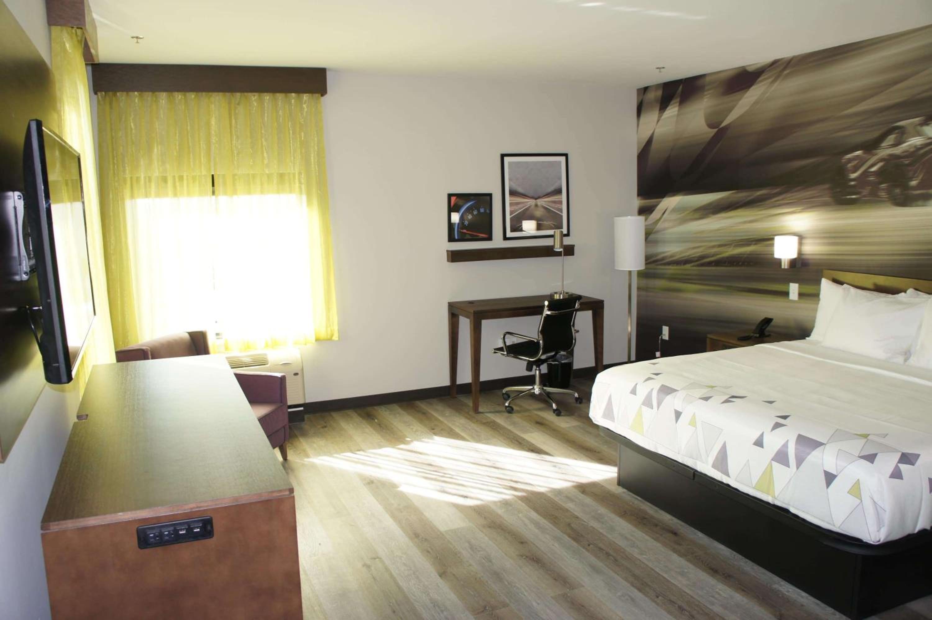 King Room - Mobility Access/Non-Smoking - Photo 2