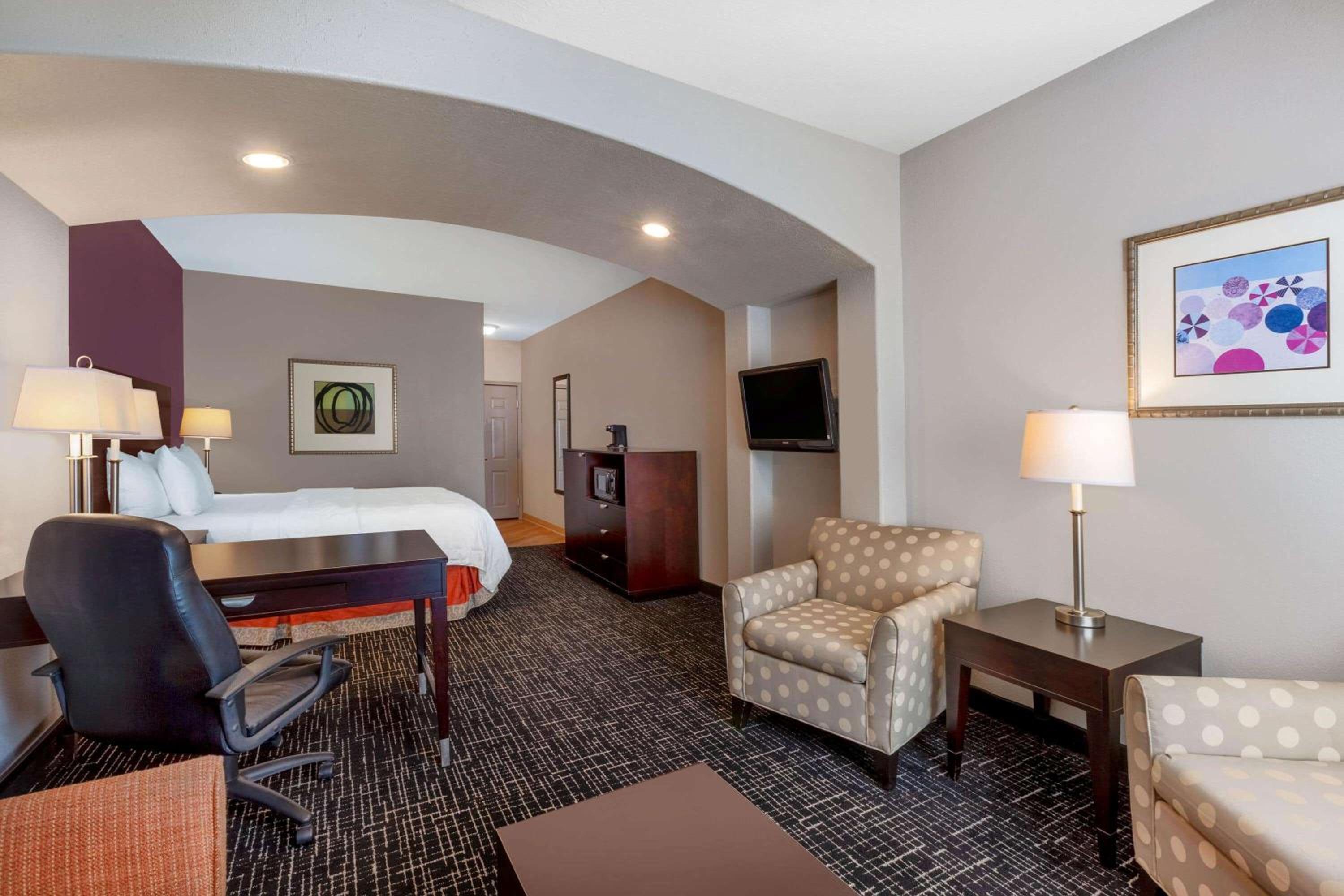 Executive King Room - Photo 5