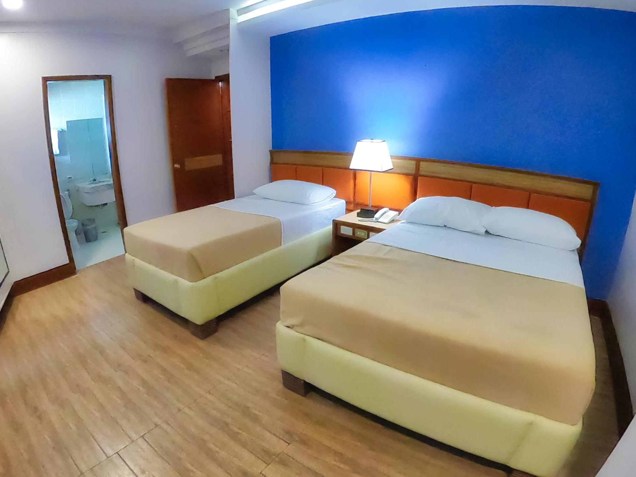 Triple Room with Garden View - Photo 4