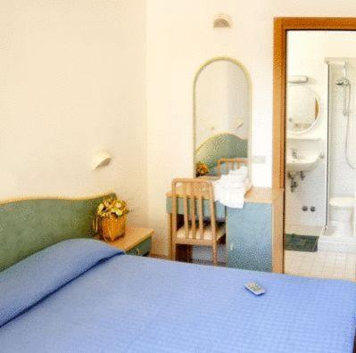 Quadruple Room - Photo 3