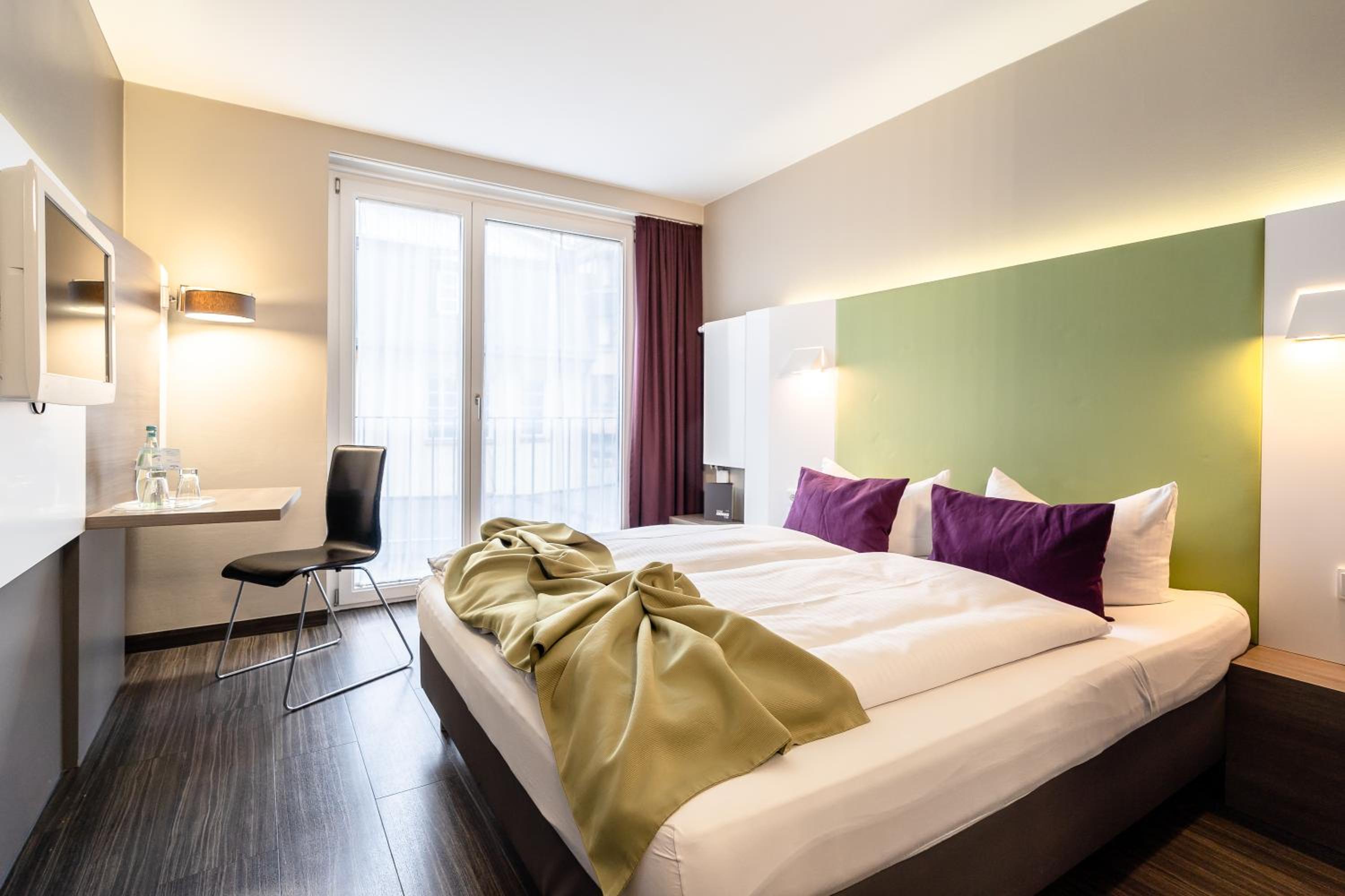 Standard Double Room with Air Conditioning - Photo 3