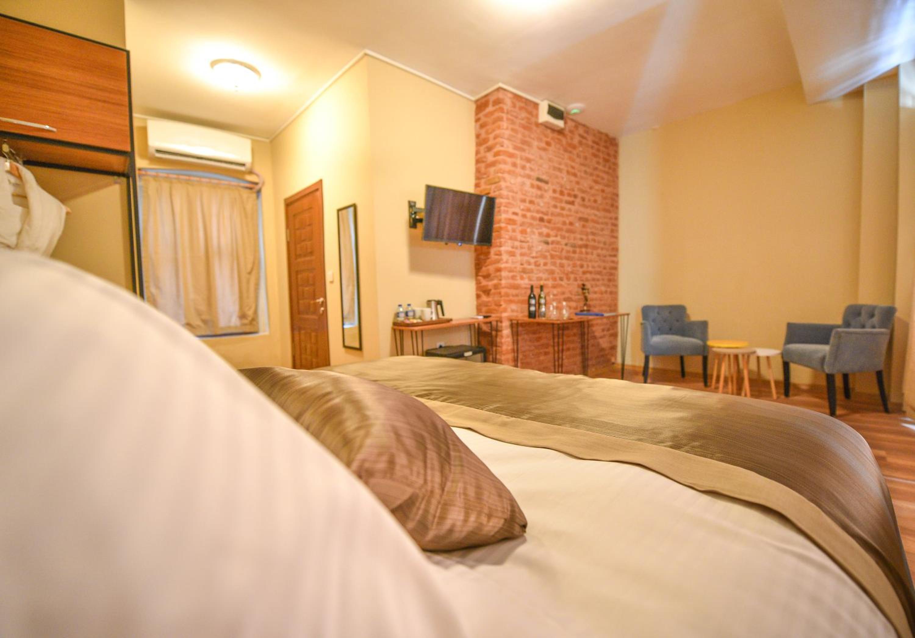 Deluxe King Room photo 2