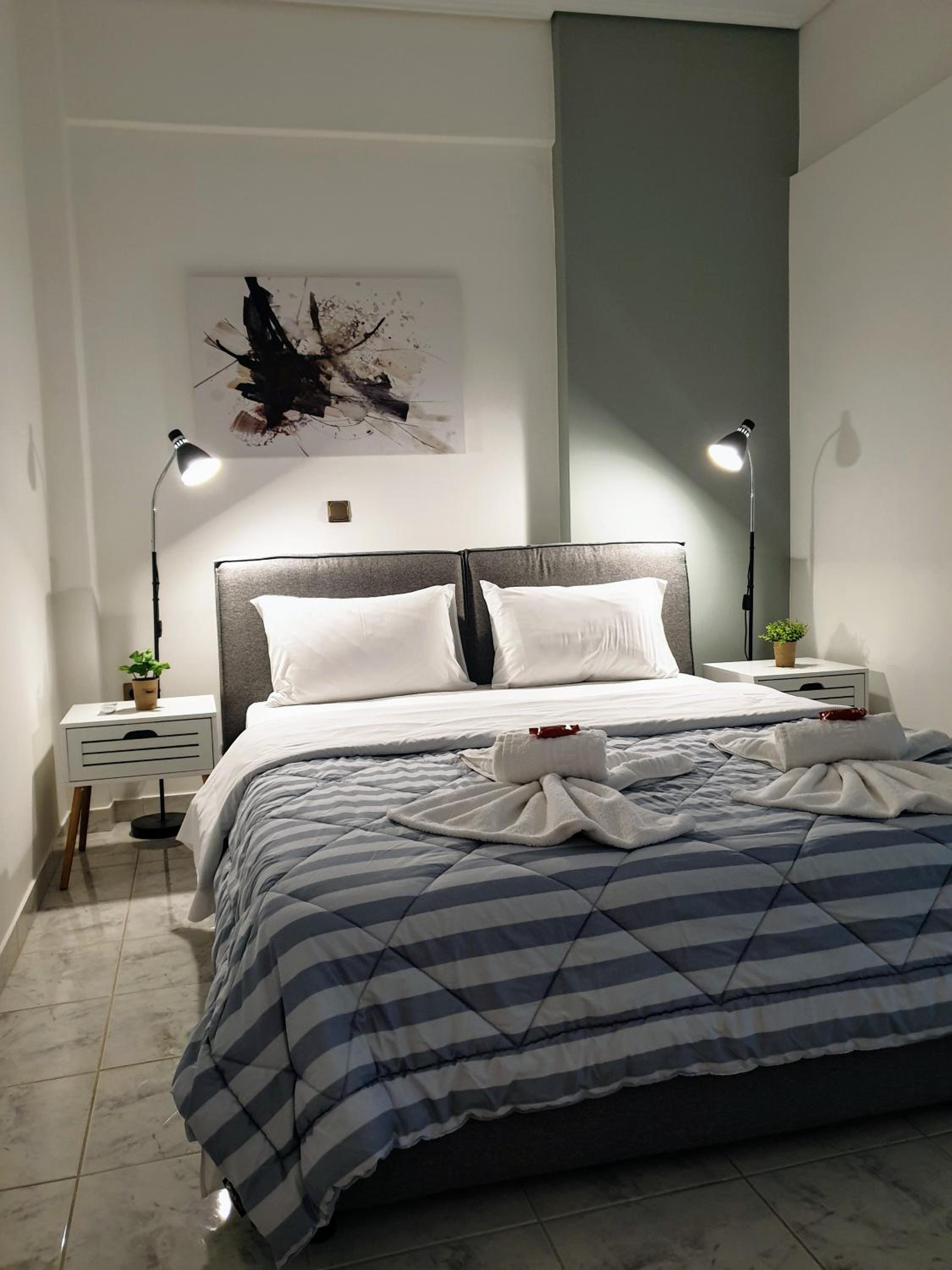 One-Bedroom Apartment - Photo 12