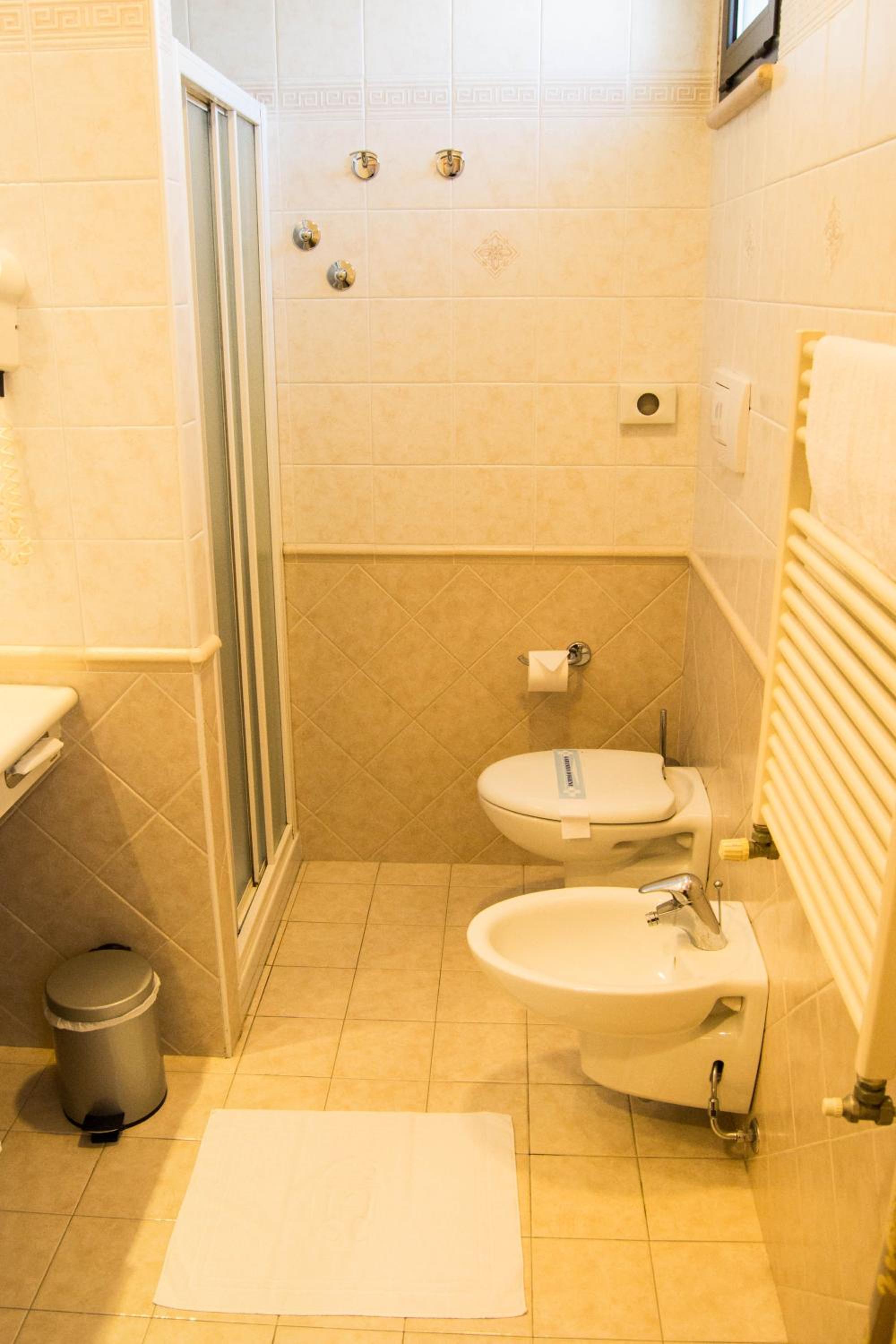 Classic Double or Twin Room - Photo 2