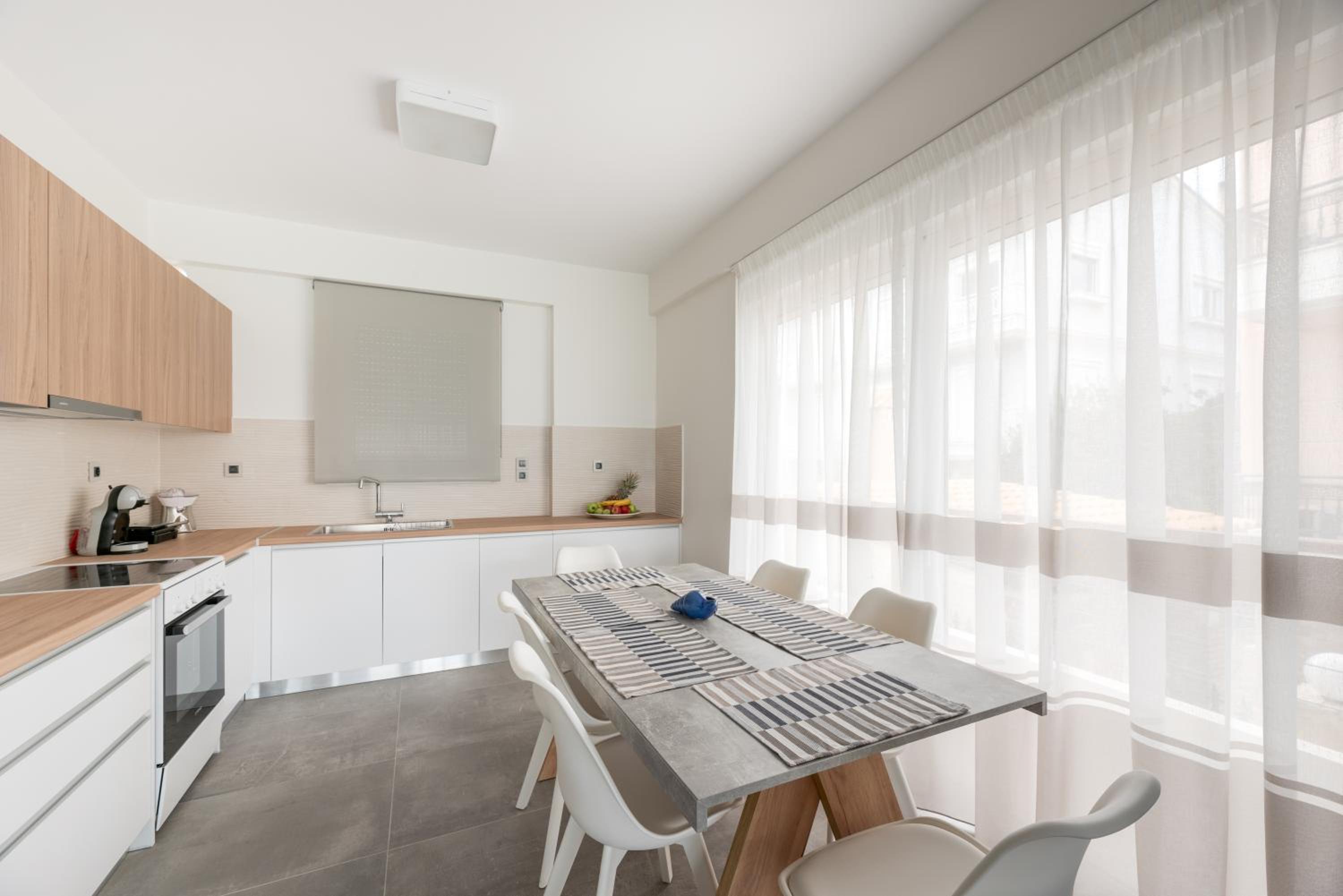 Executive Suite - Photo 16