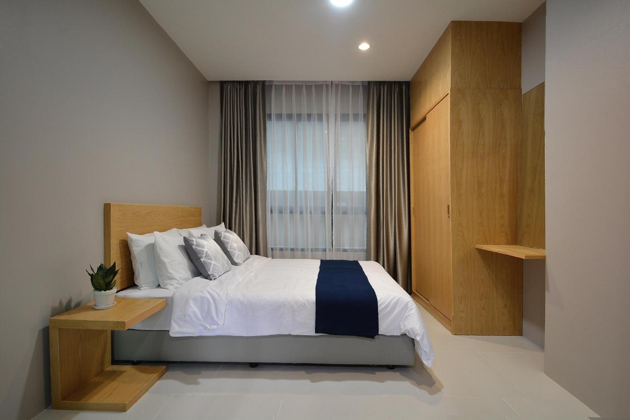 Studio Apartment