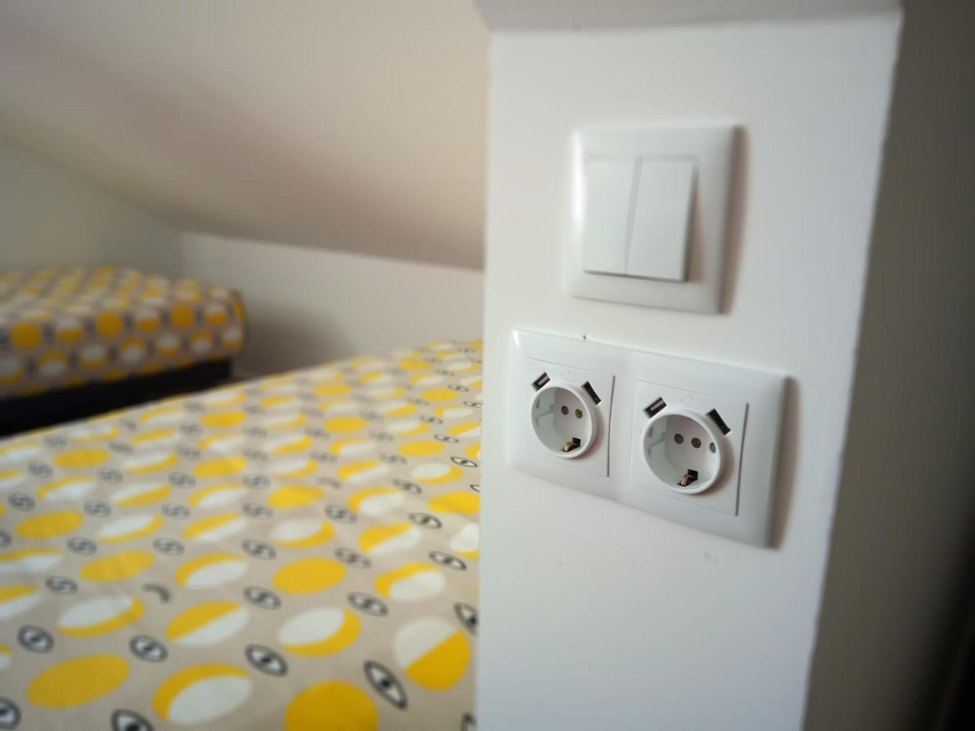 Bed in 5-Bed Mixed Dormitory Room photo 2
