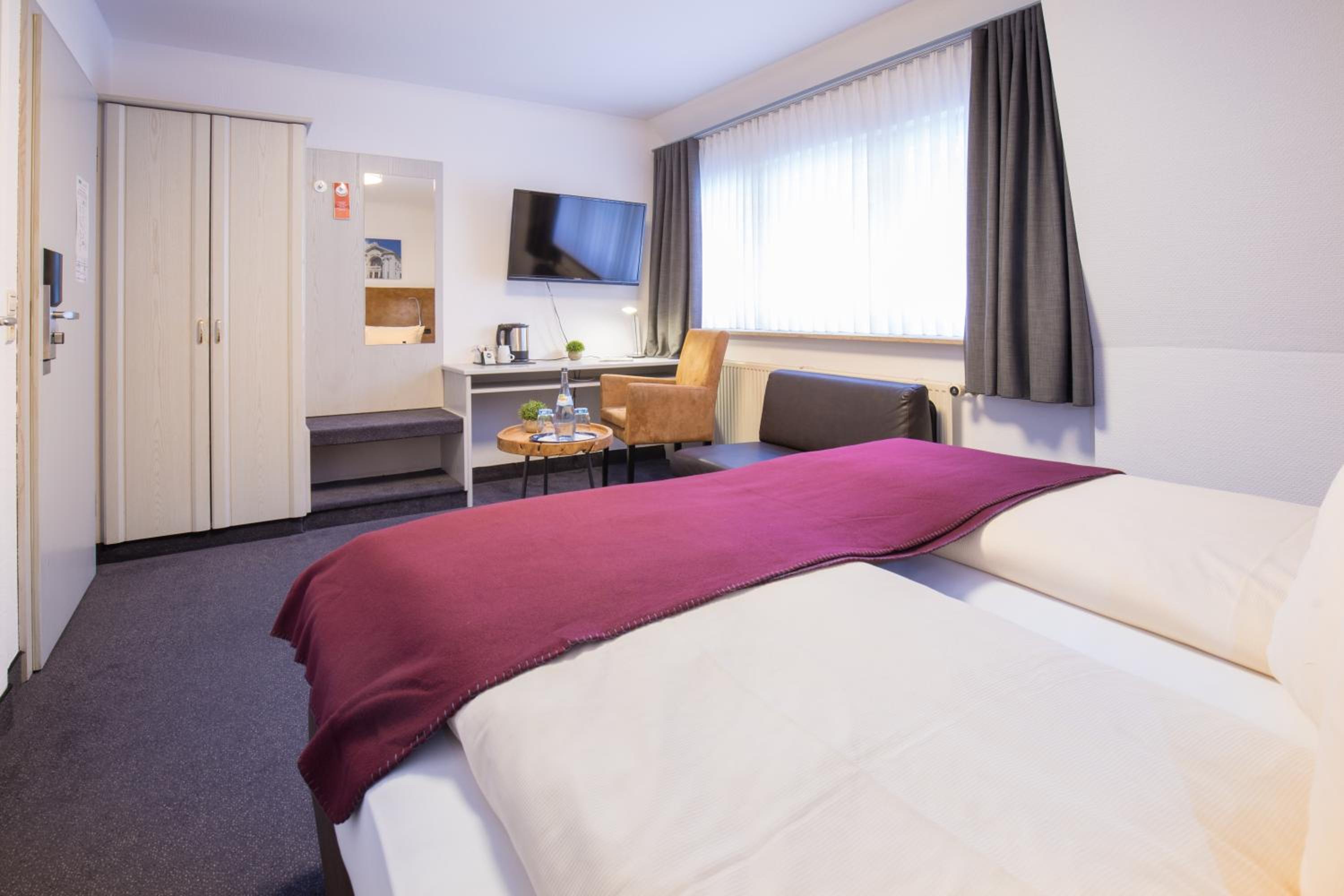 Double Room - Photo 2
