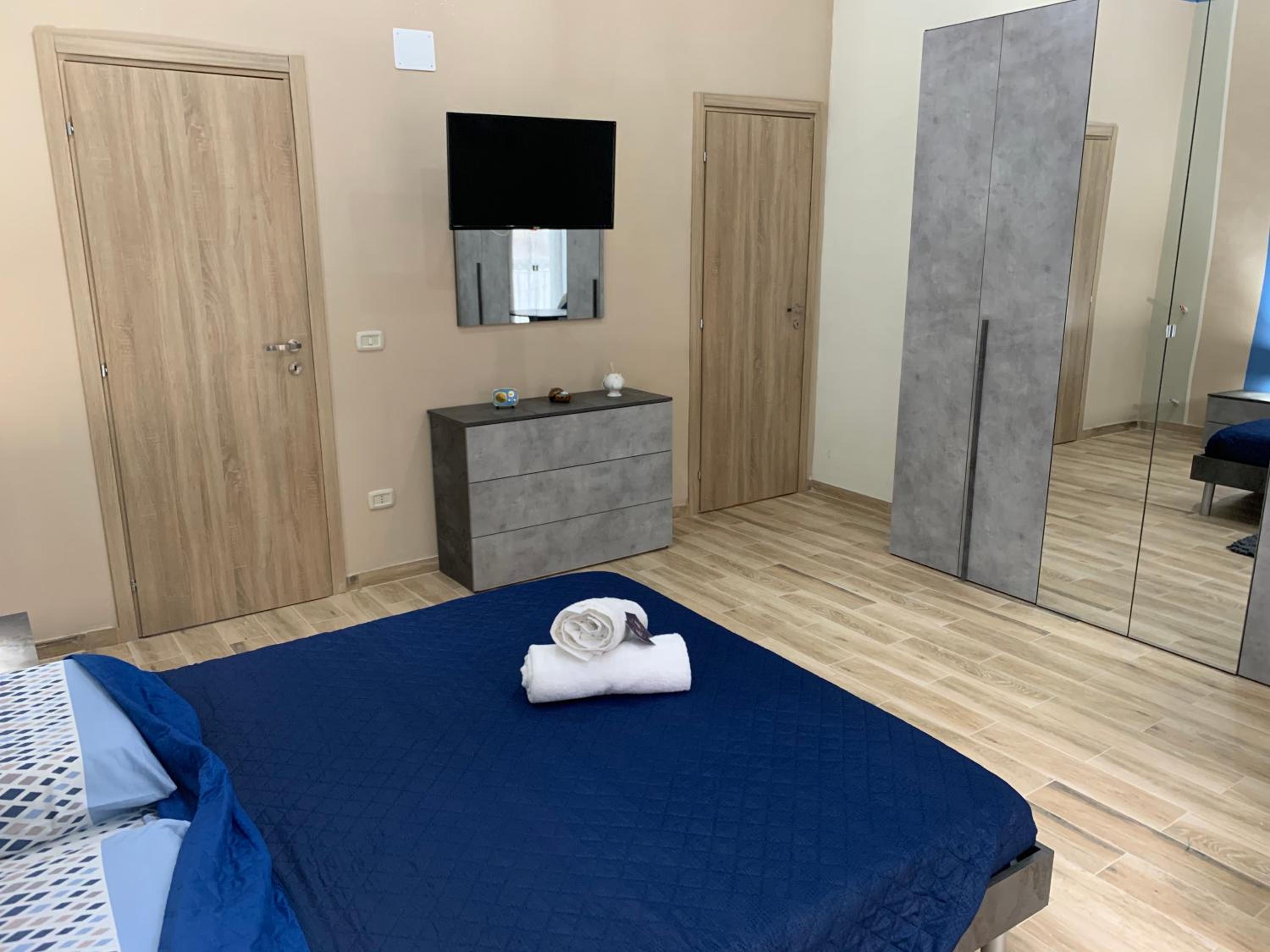 Double Room with Private Bathroom - Photo 2