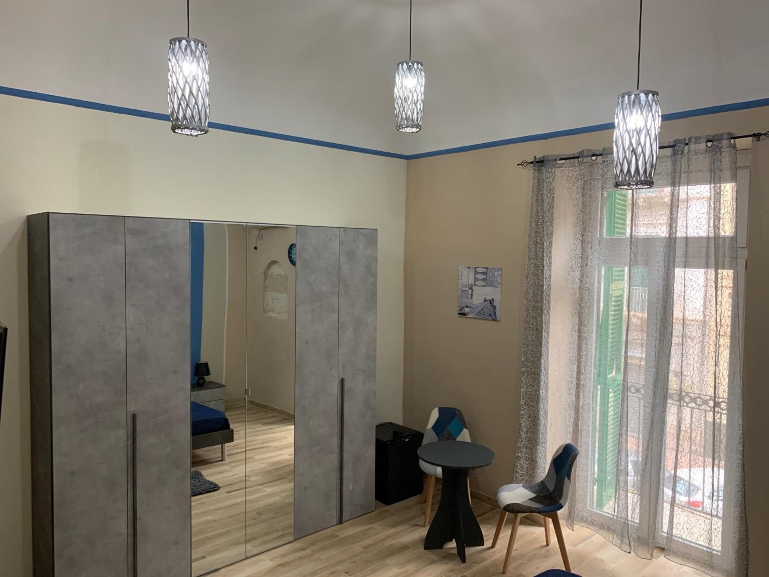 Double Room with Private Bathroom - Photo 7