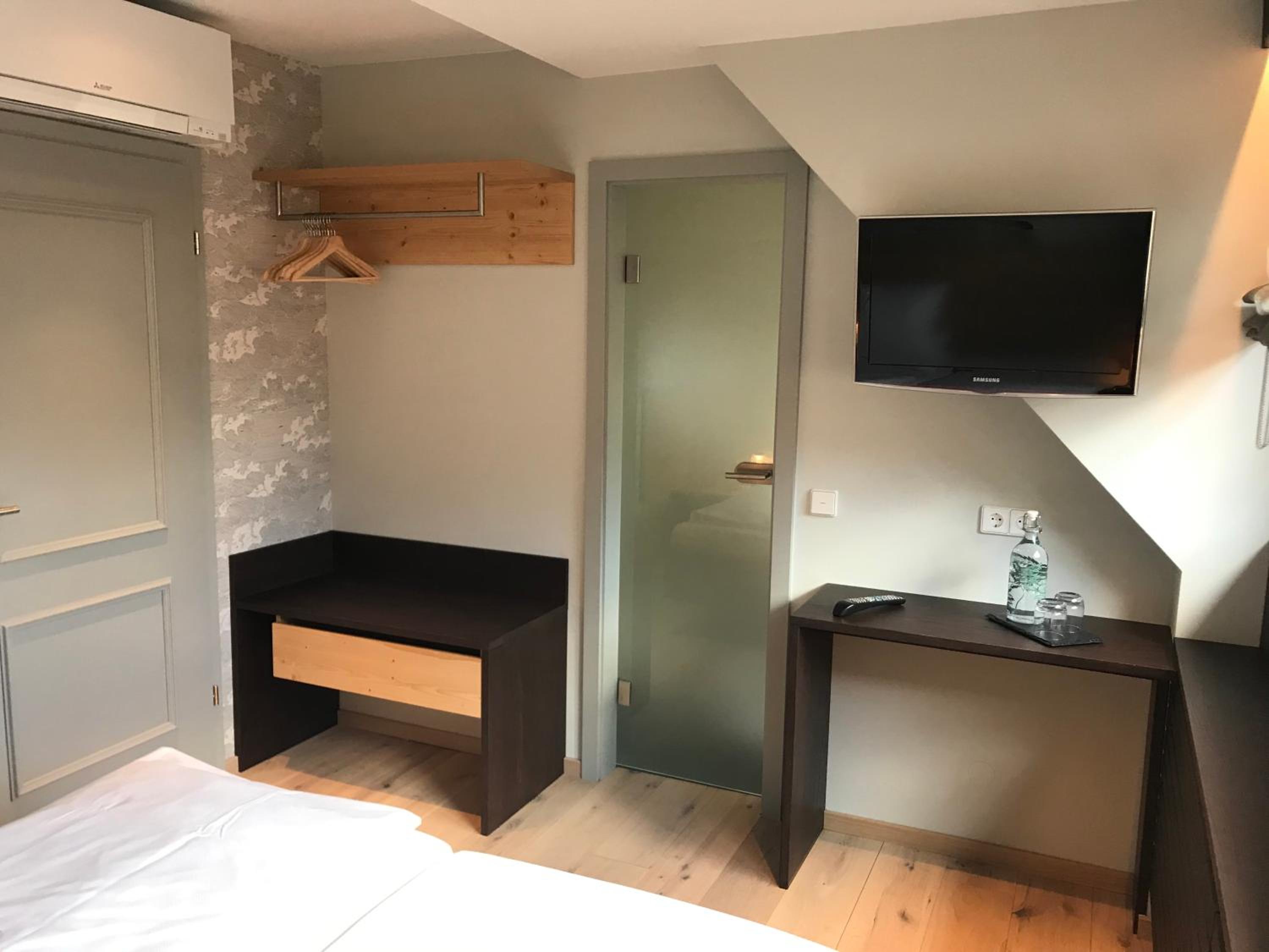 Double Room - Photo 2