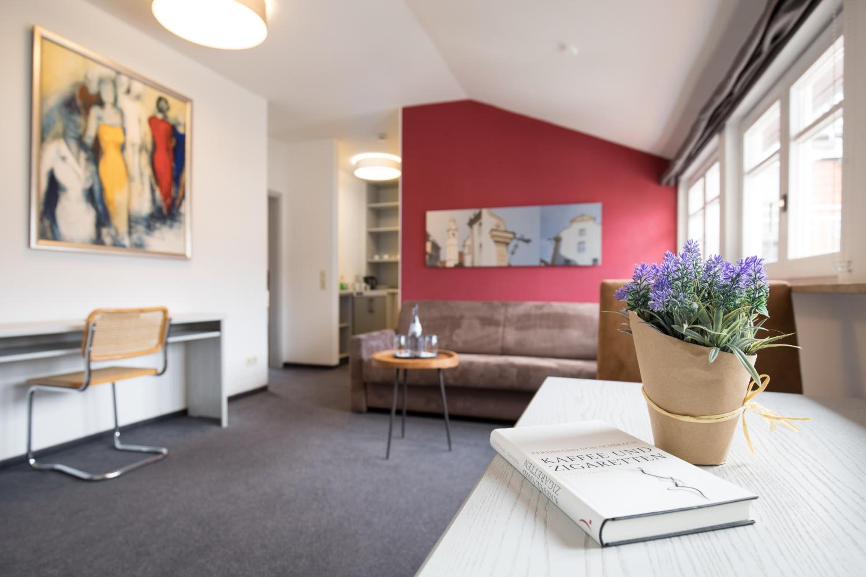Independent Apartment - Photo 3