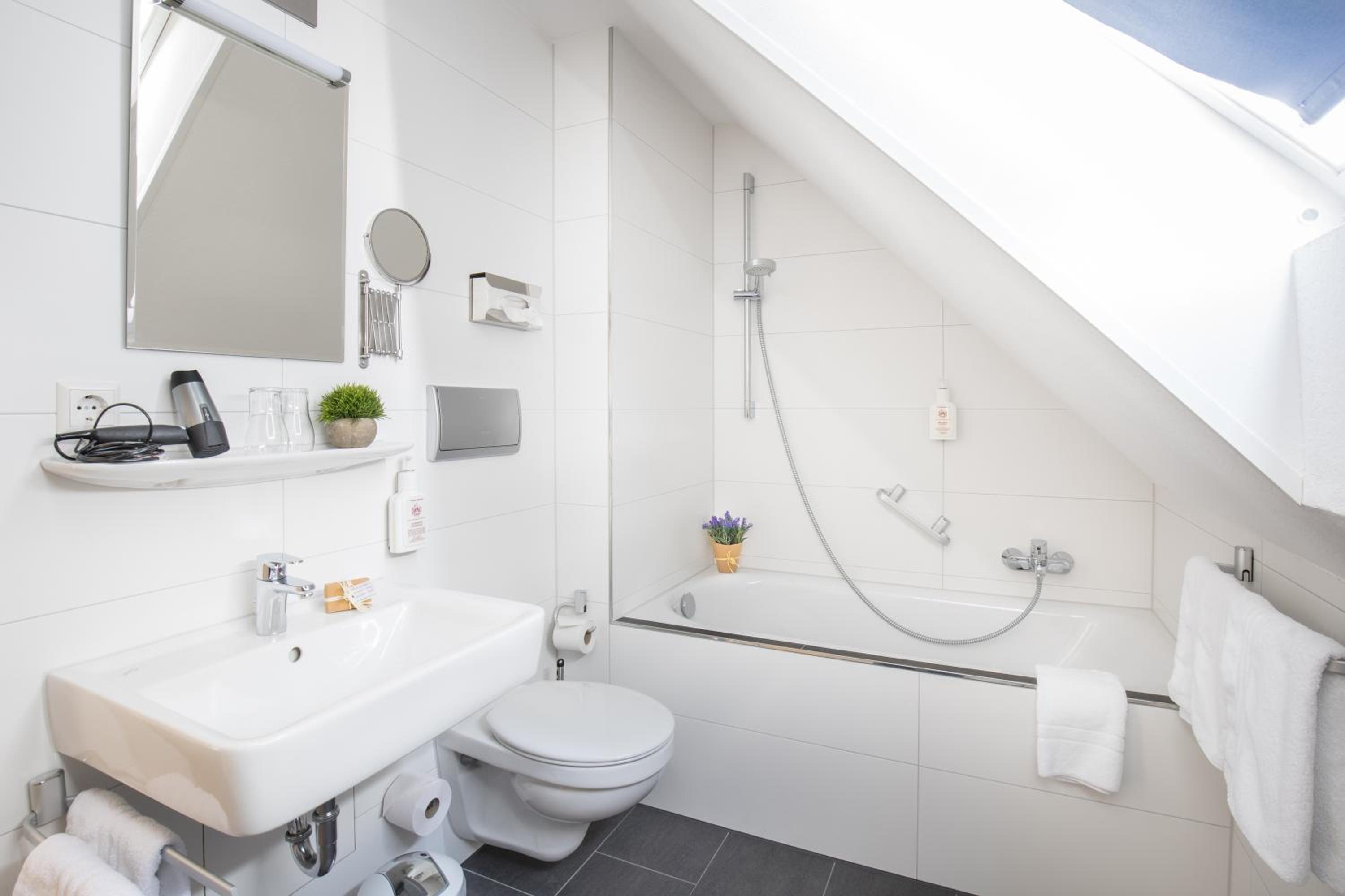 Independent Apartment - Photo 7