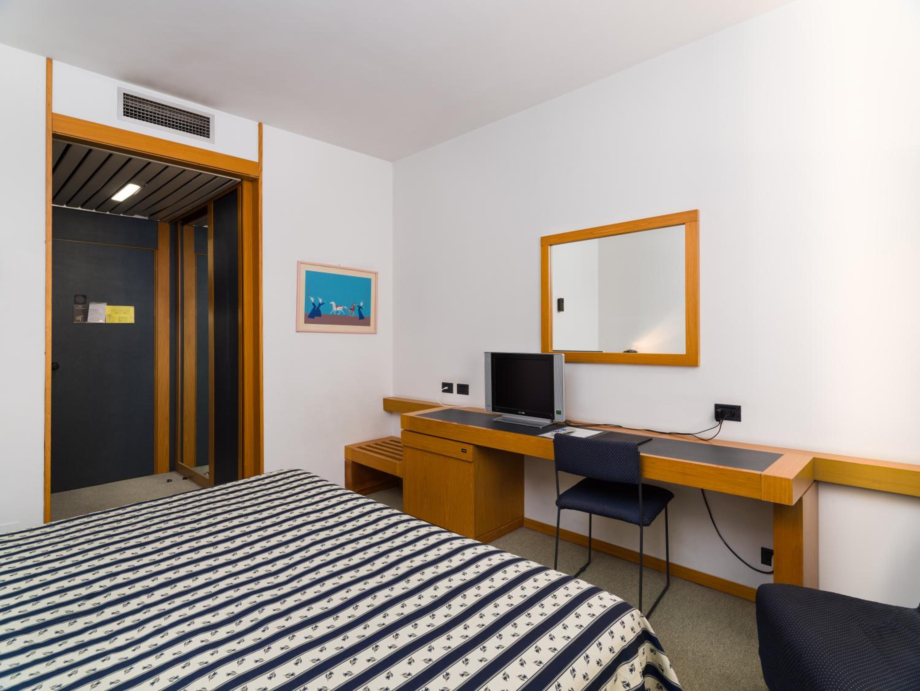 Quadruple Room - Photo 6