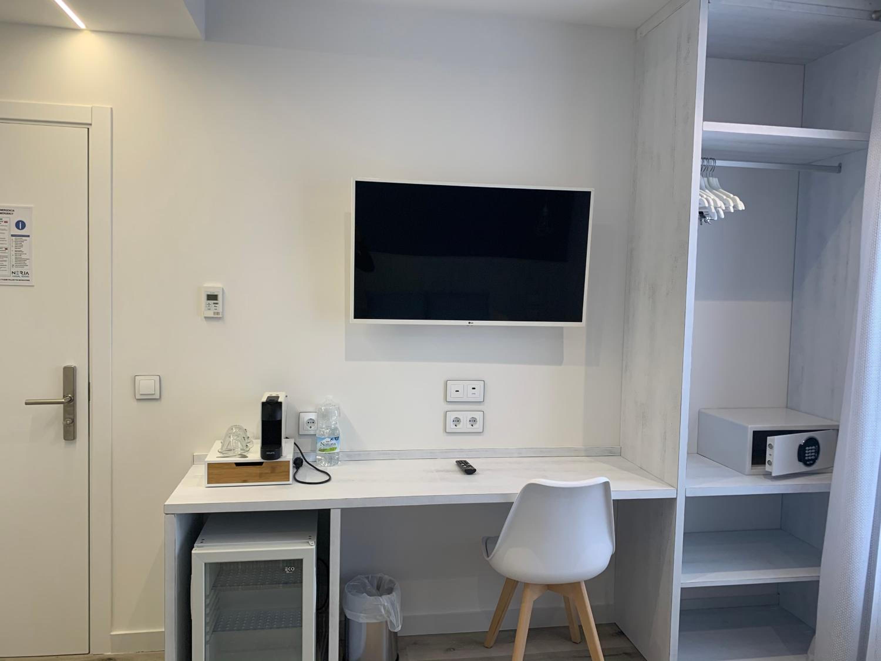 Superior Double Room - Photo 3