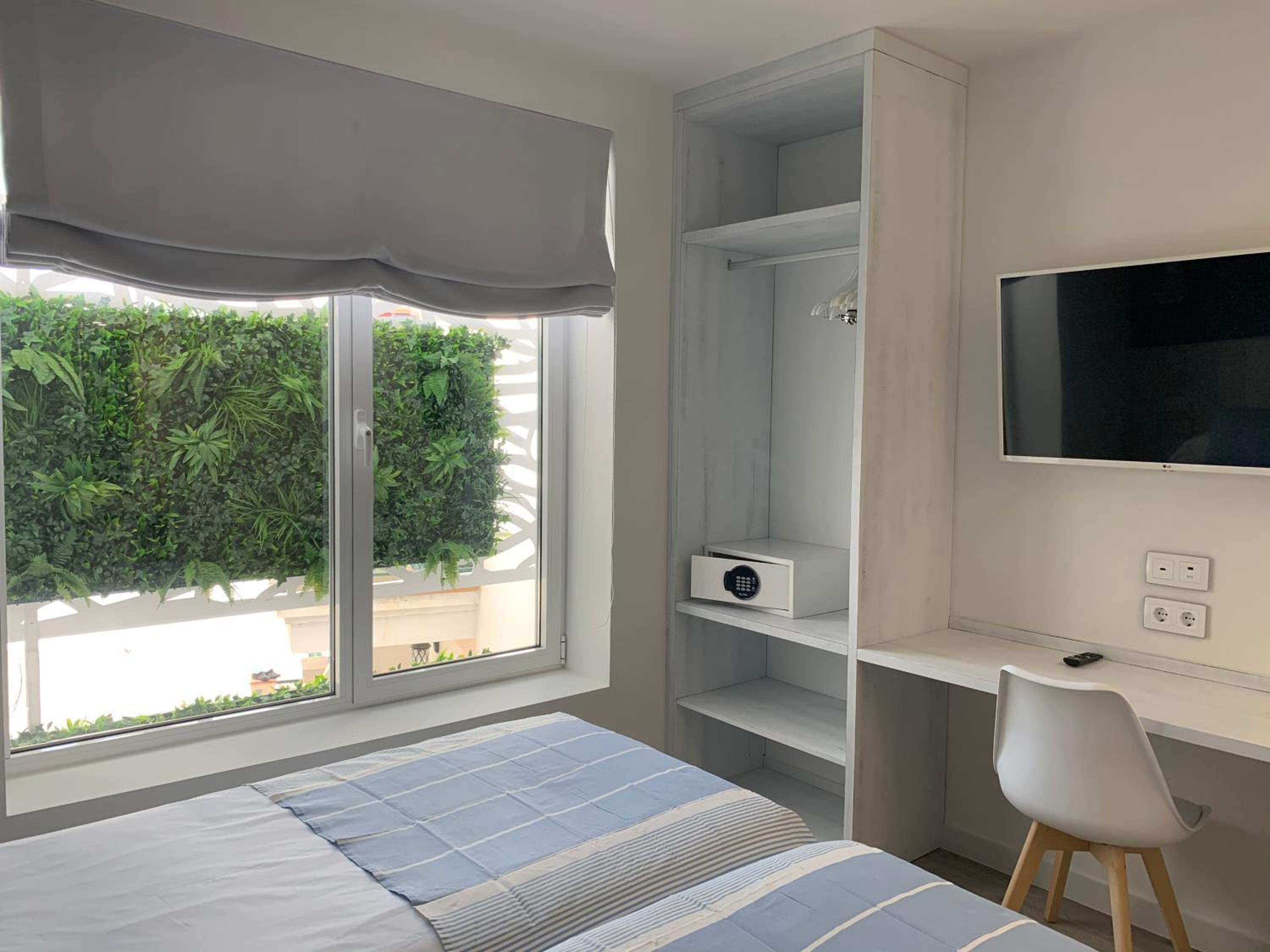 Superior Twin Room - Photo 4