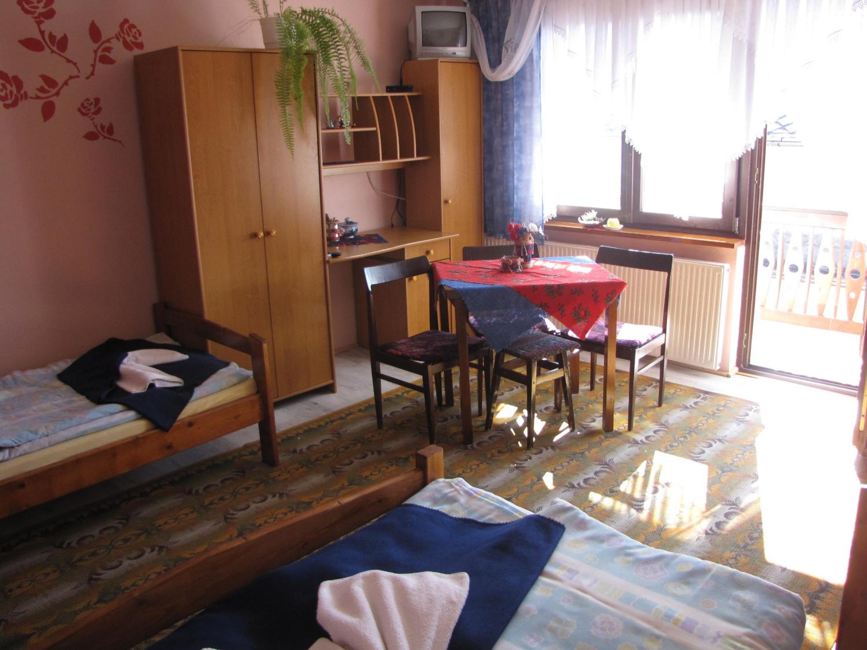 Family Room with Mountain View - Photo 8
