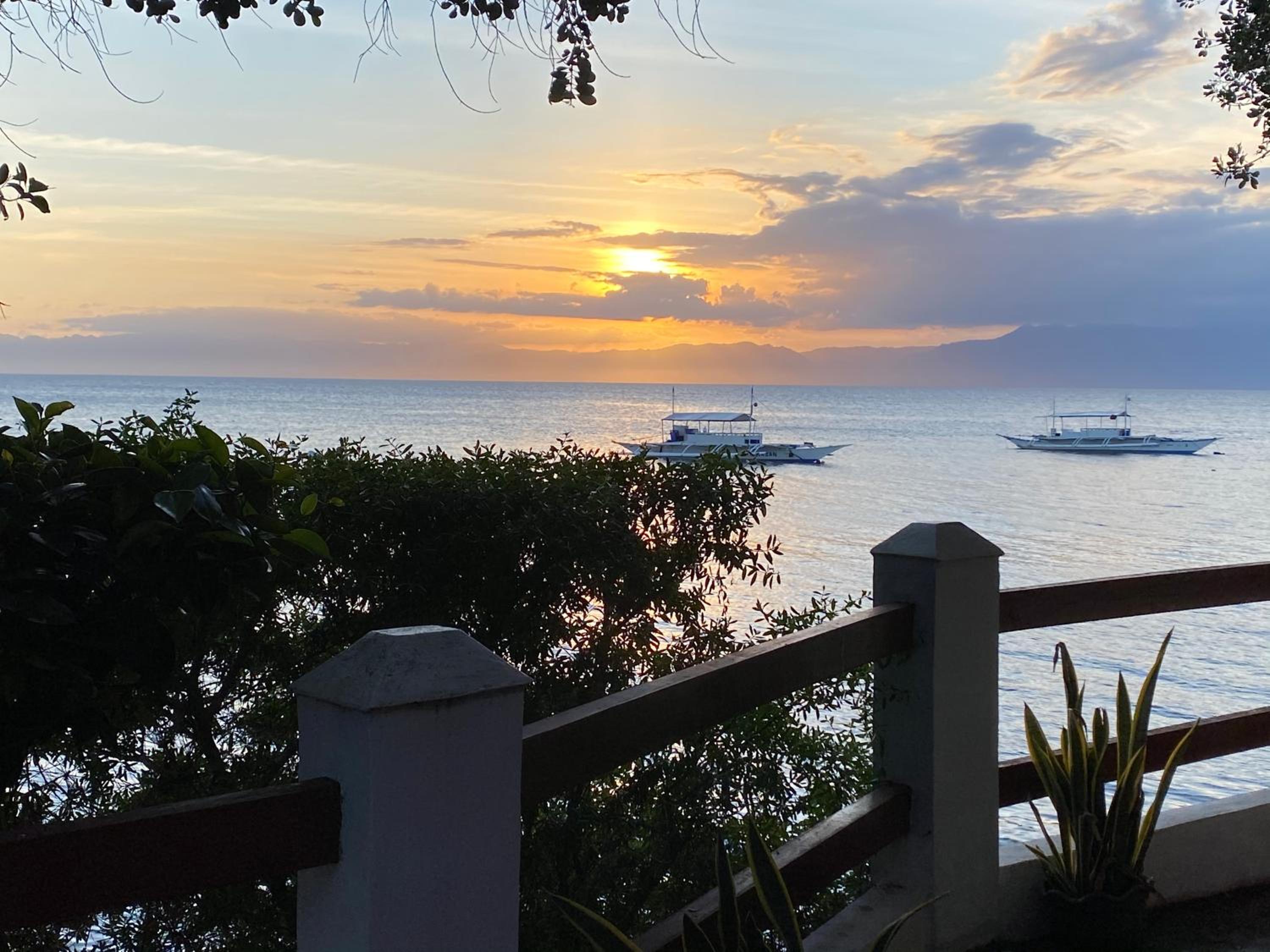Bungalow - Water Front  - Photo 18