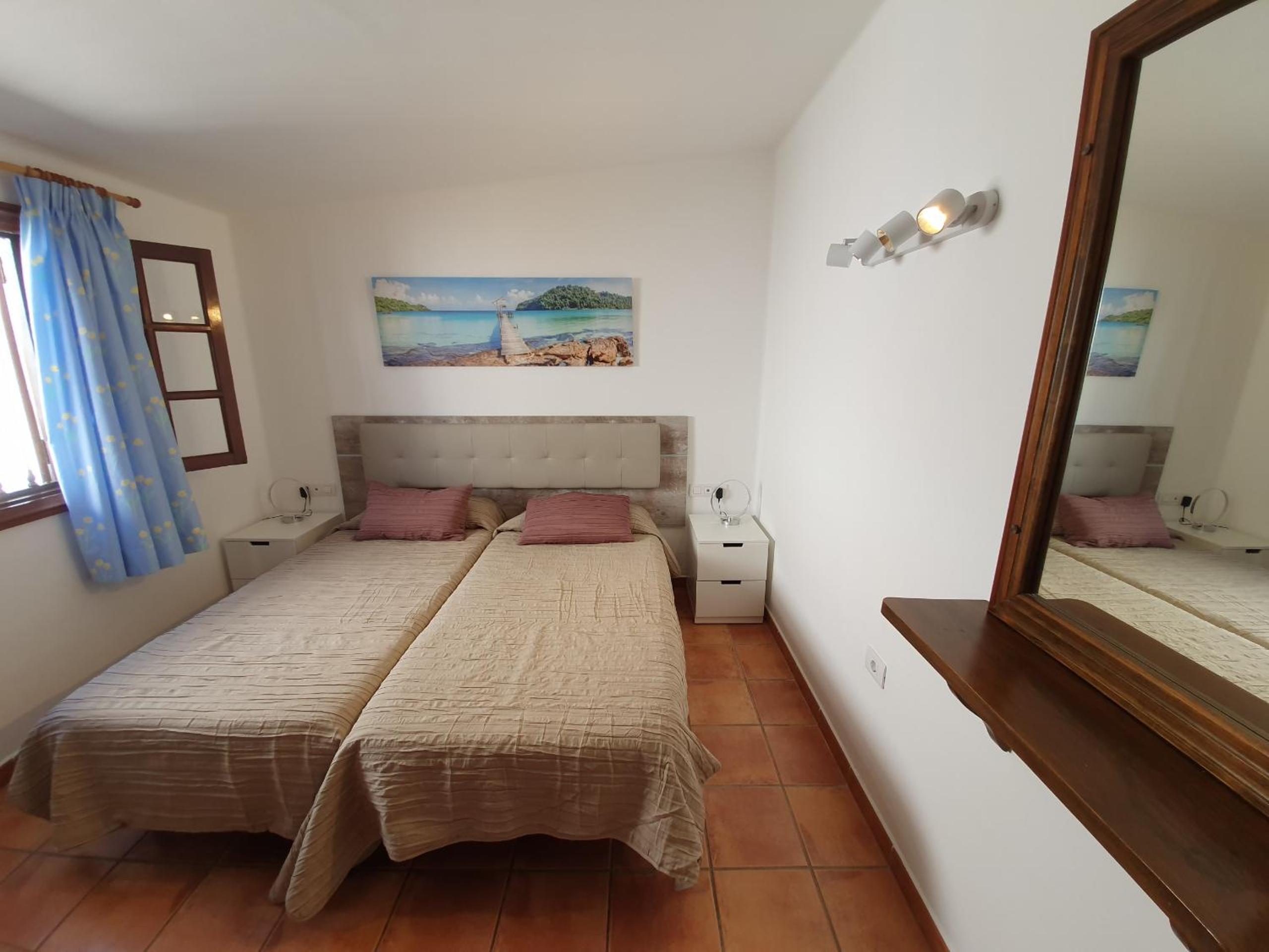 Villa with Private Pool - Photo 8