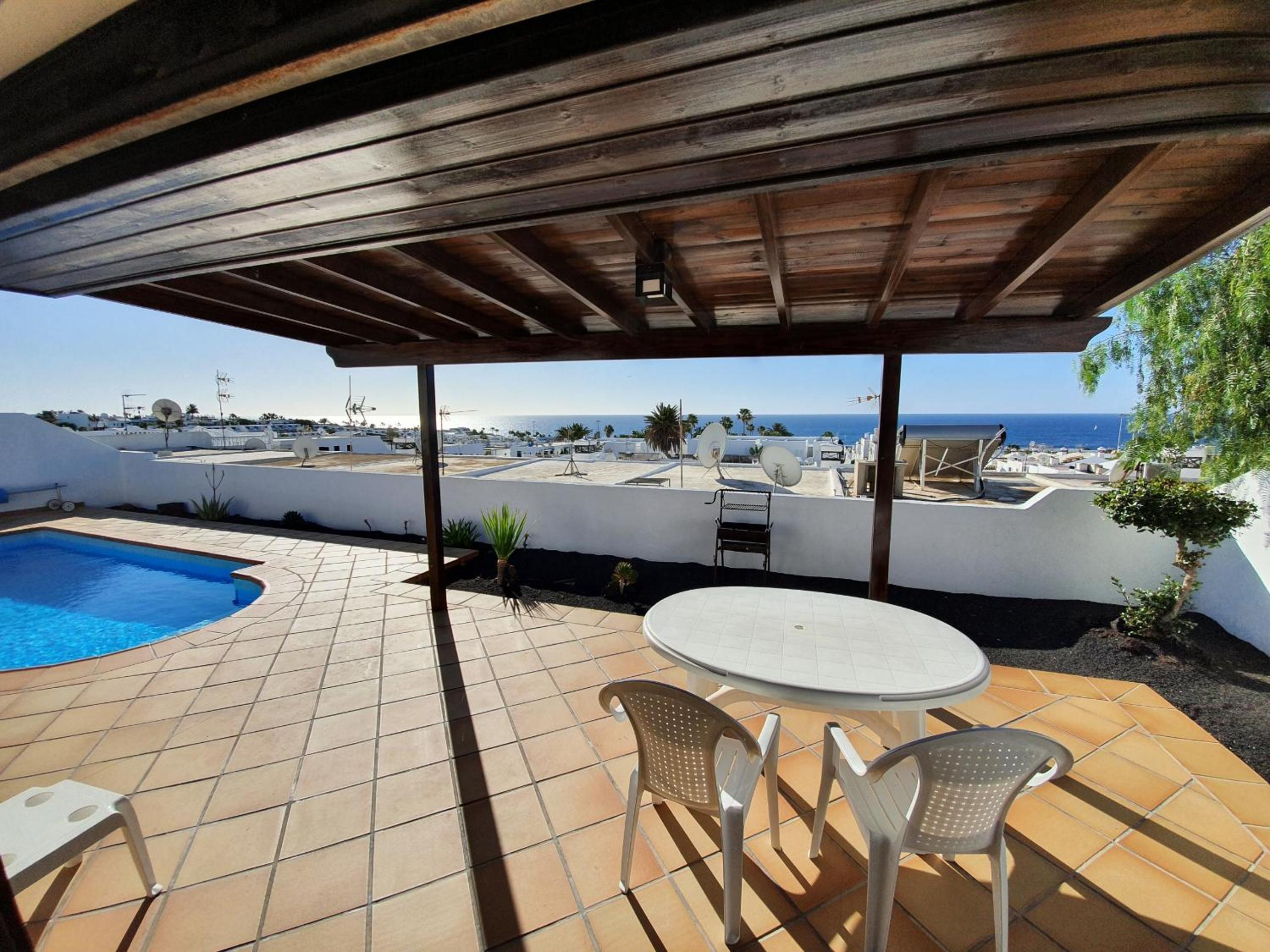 Villa with Private Pool - Photo 13