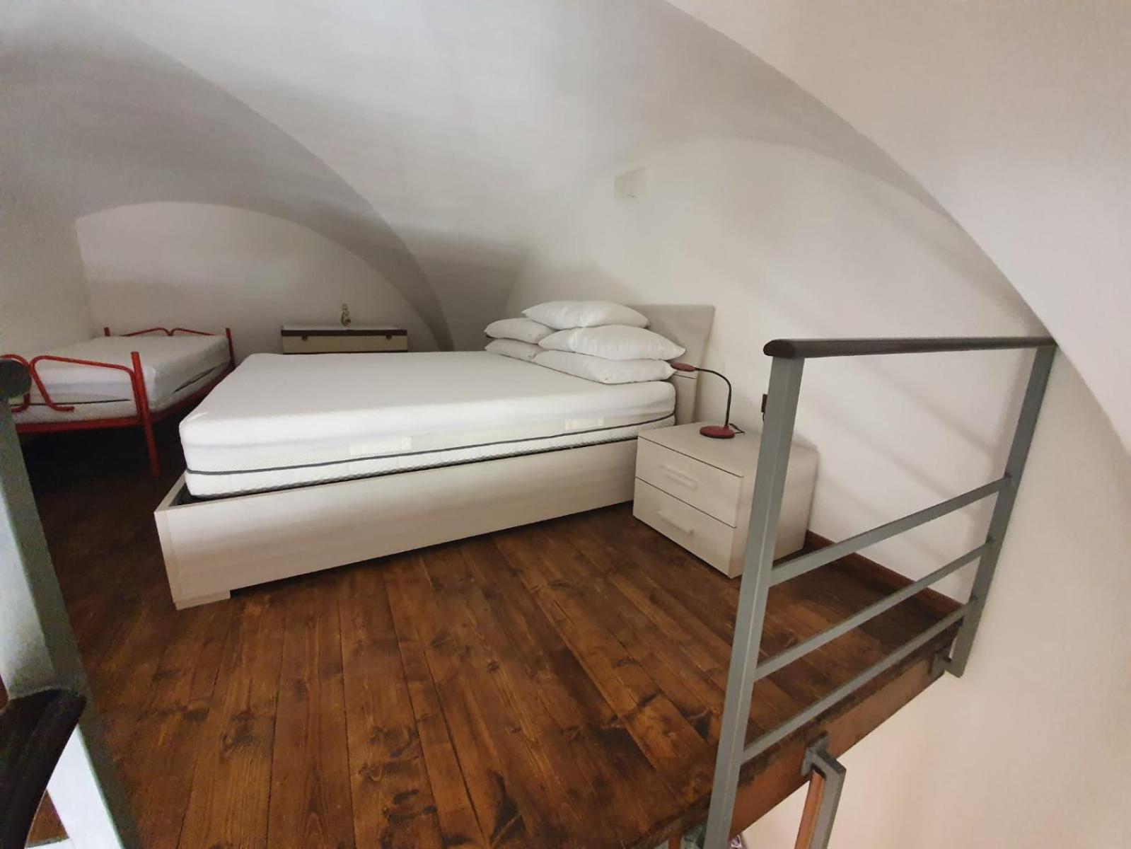 One-Bedroom House photo 1