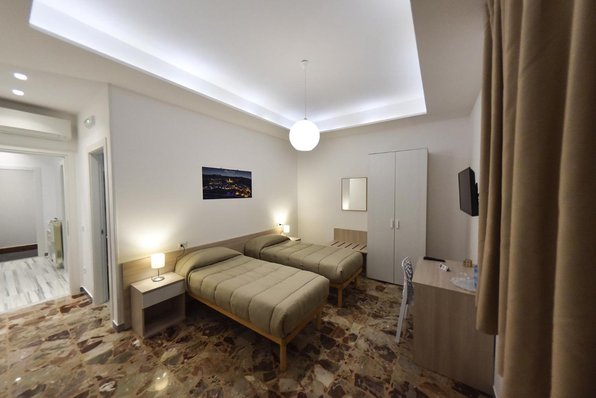 Double or Twin Room with Private Bathroom photo 1