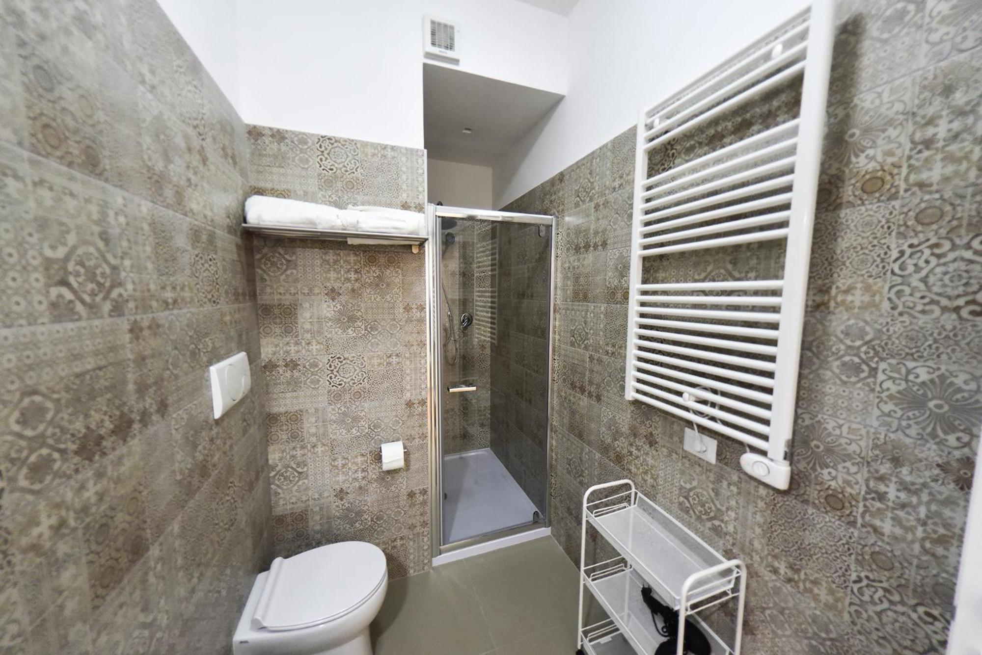 Double or Twin Room with Private Bathroom photo 2