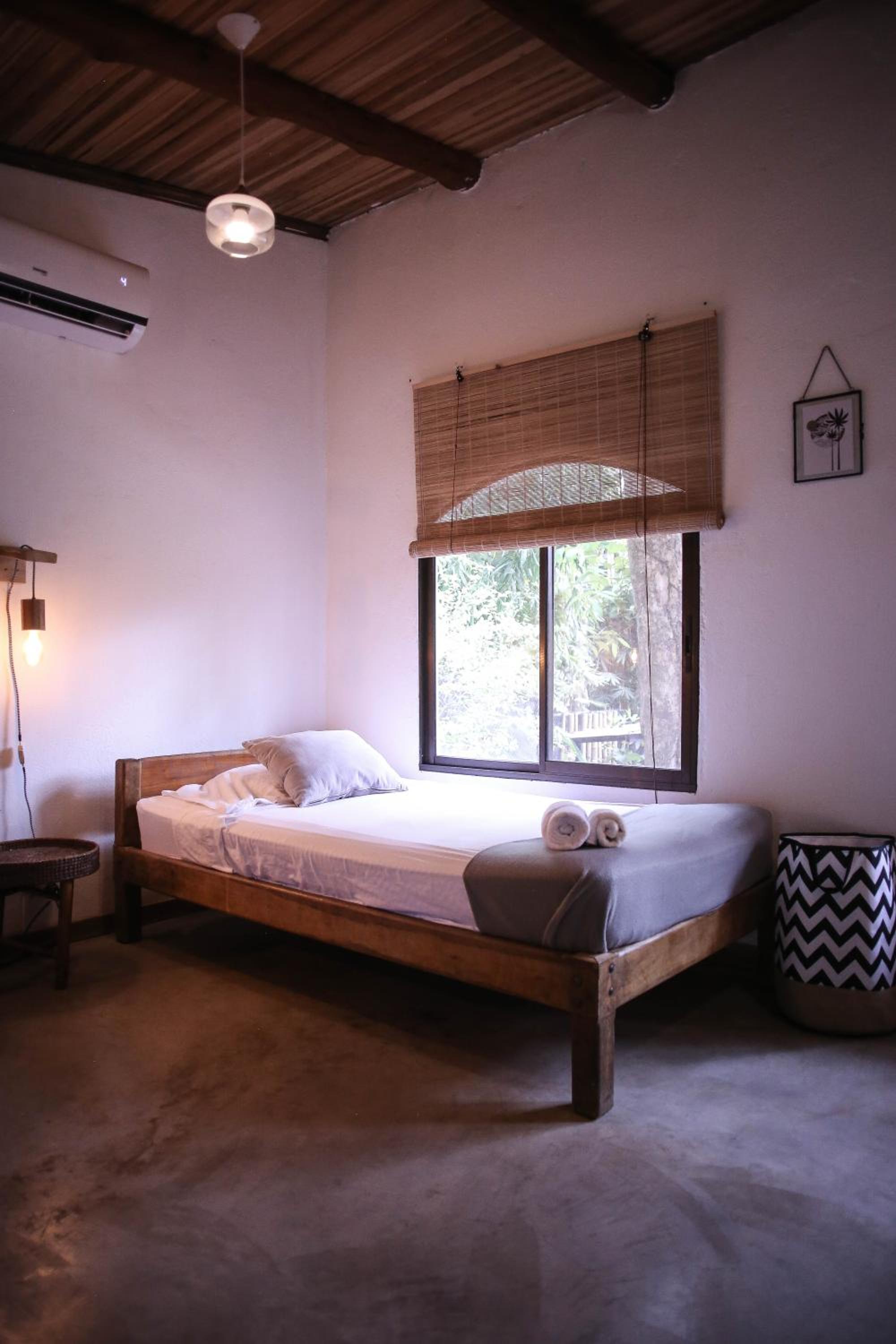 Quadruple Room with Private Bathroom photo 3