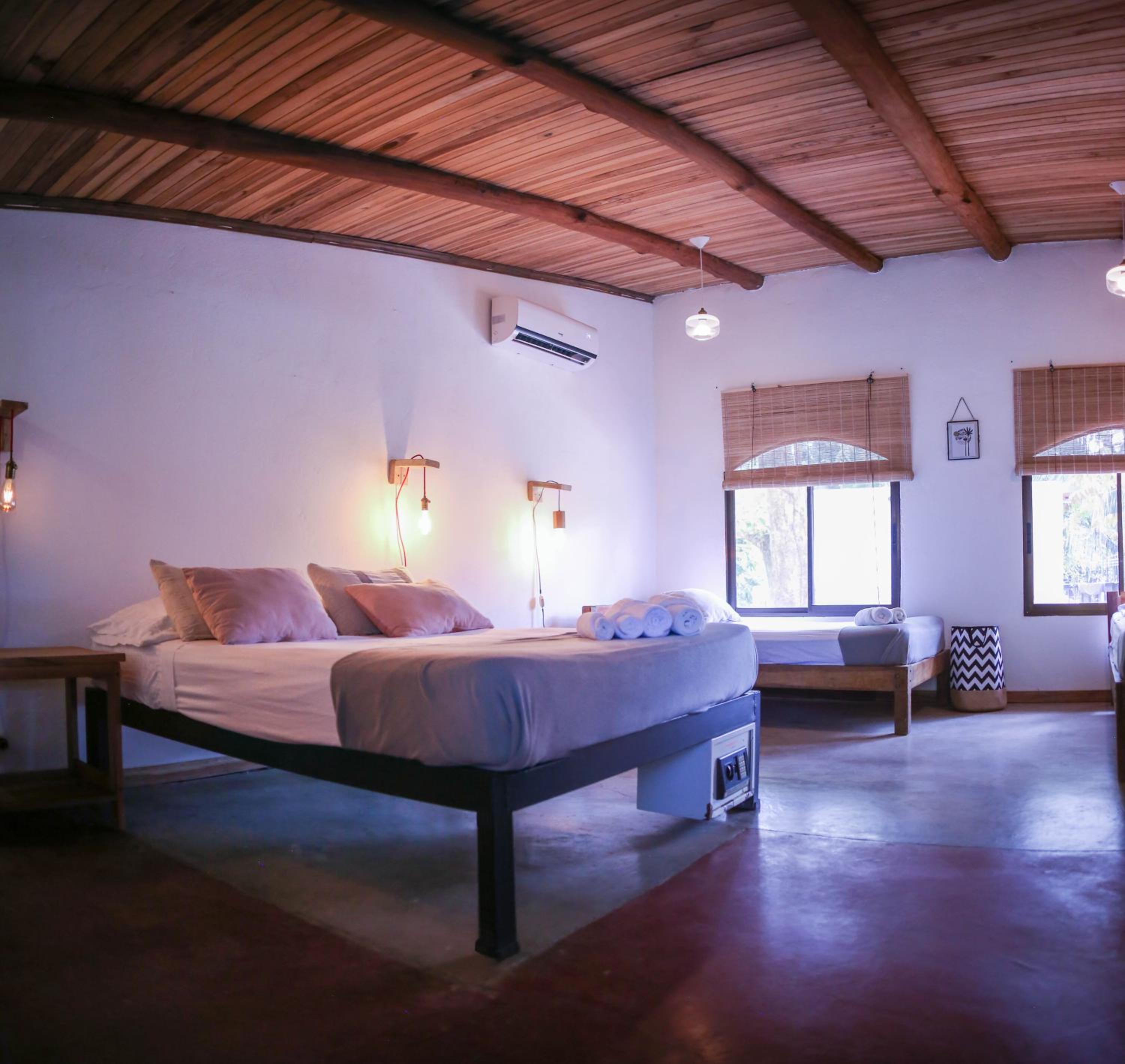 Quadruple Room with Private Bathroom