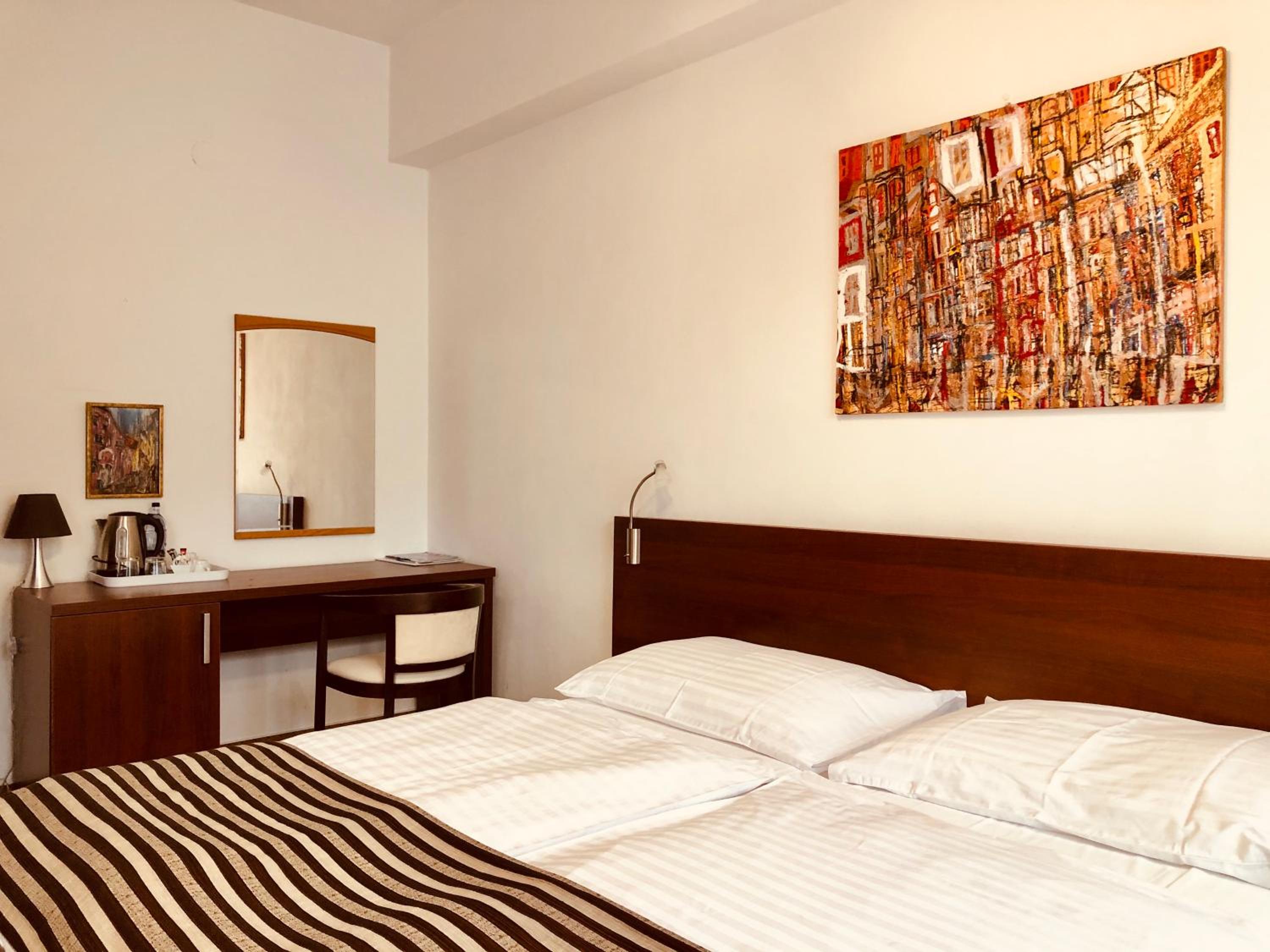 Standard Double Room with 2 Extra Beds - Photo 3