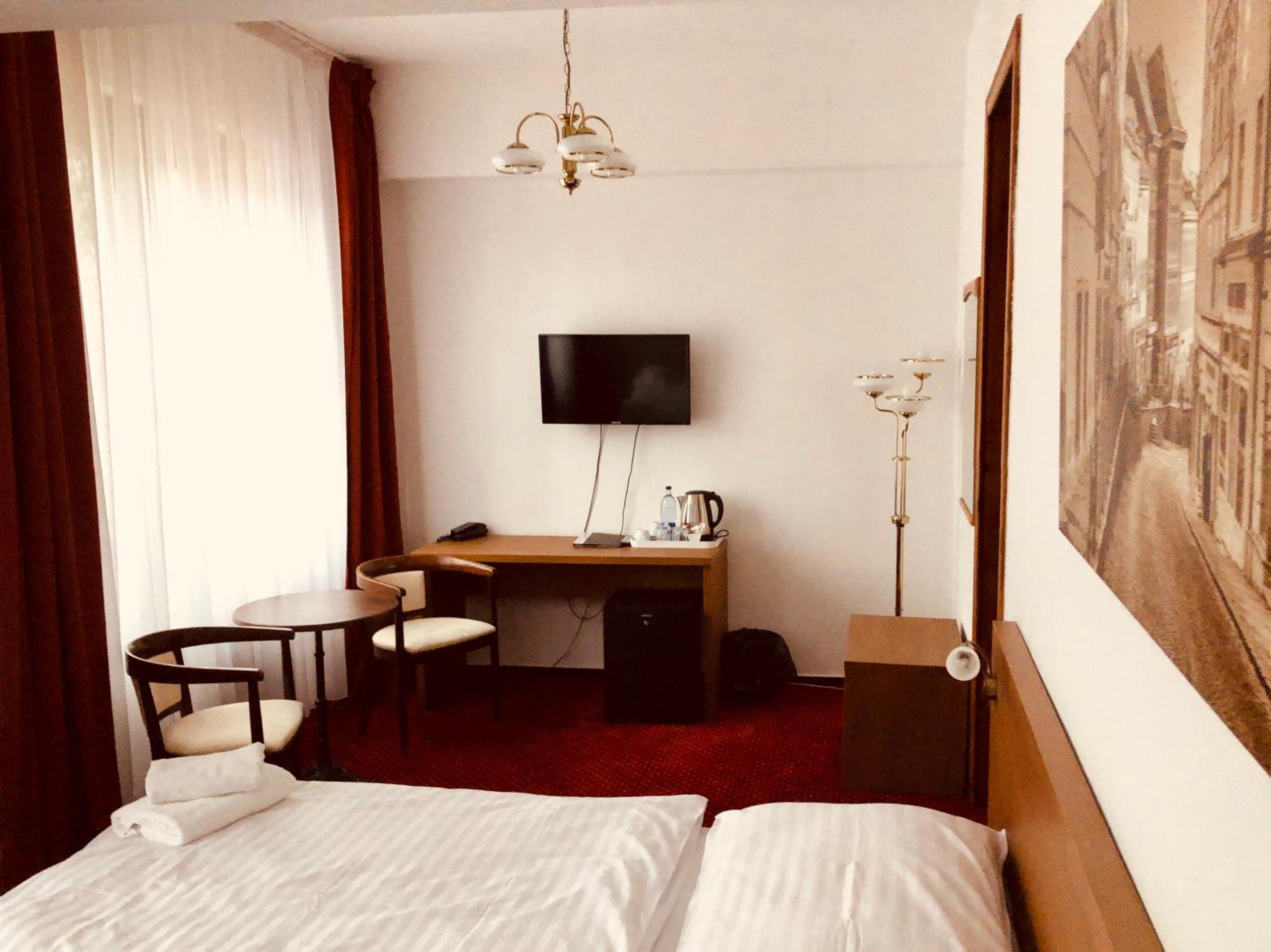 Classic Double Room - Photo 17