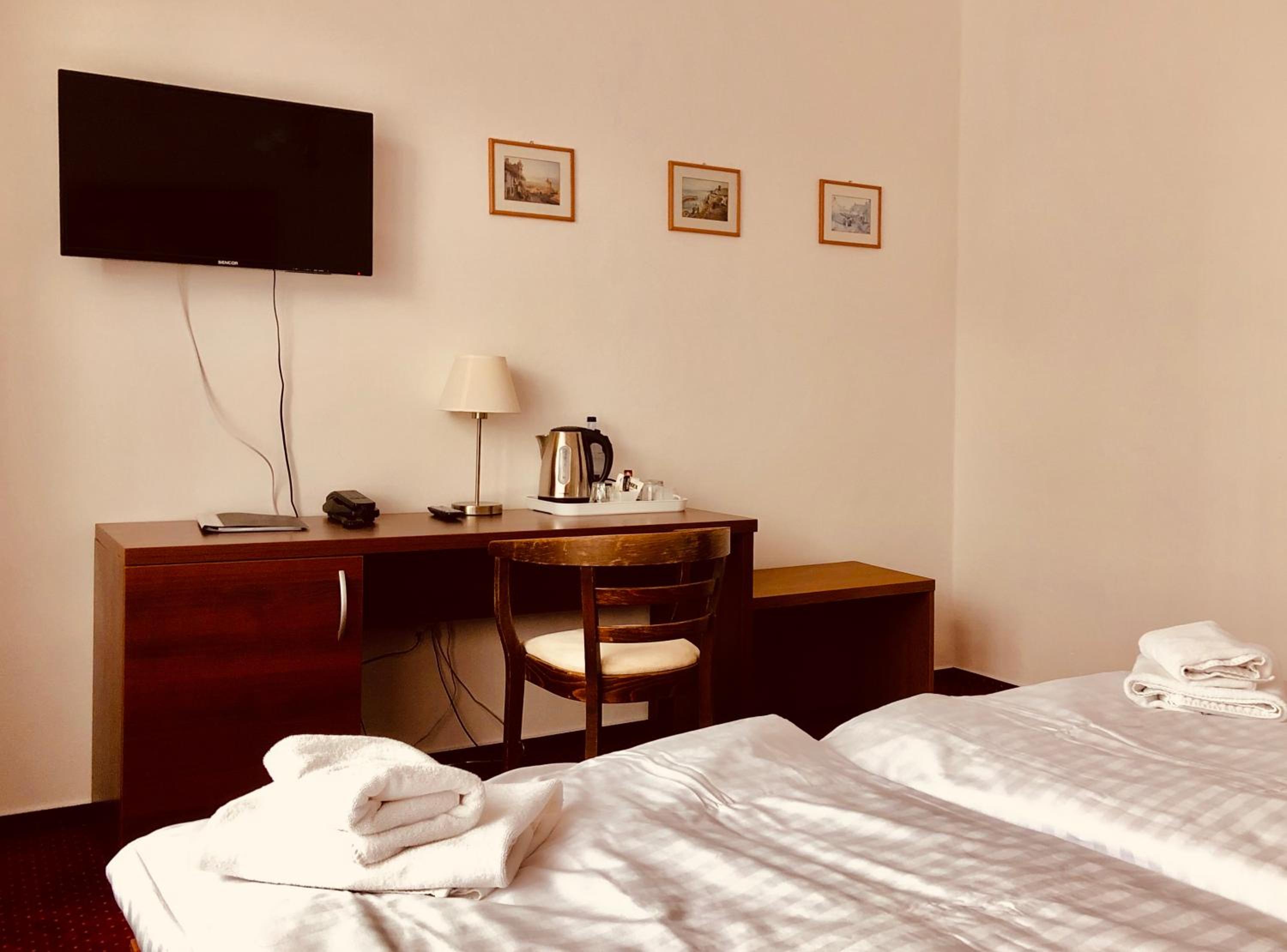 Classic Double Room - Photo 16