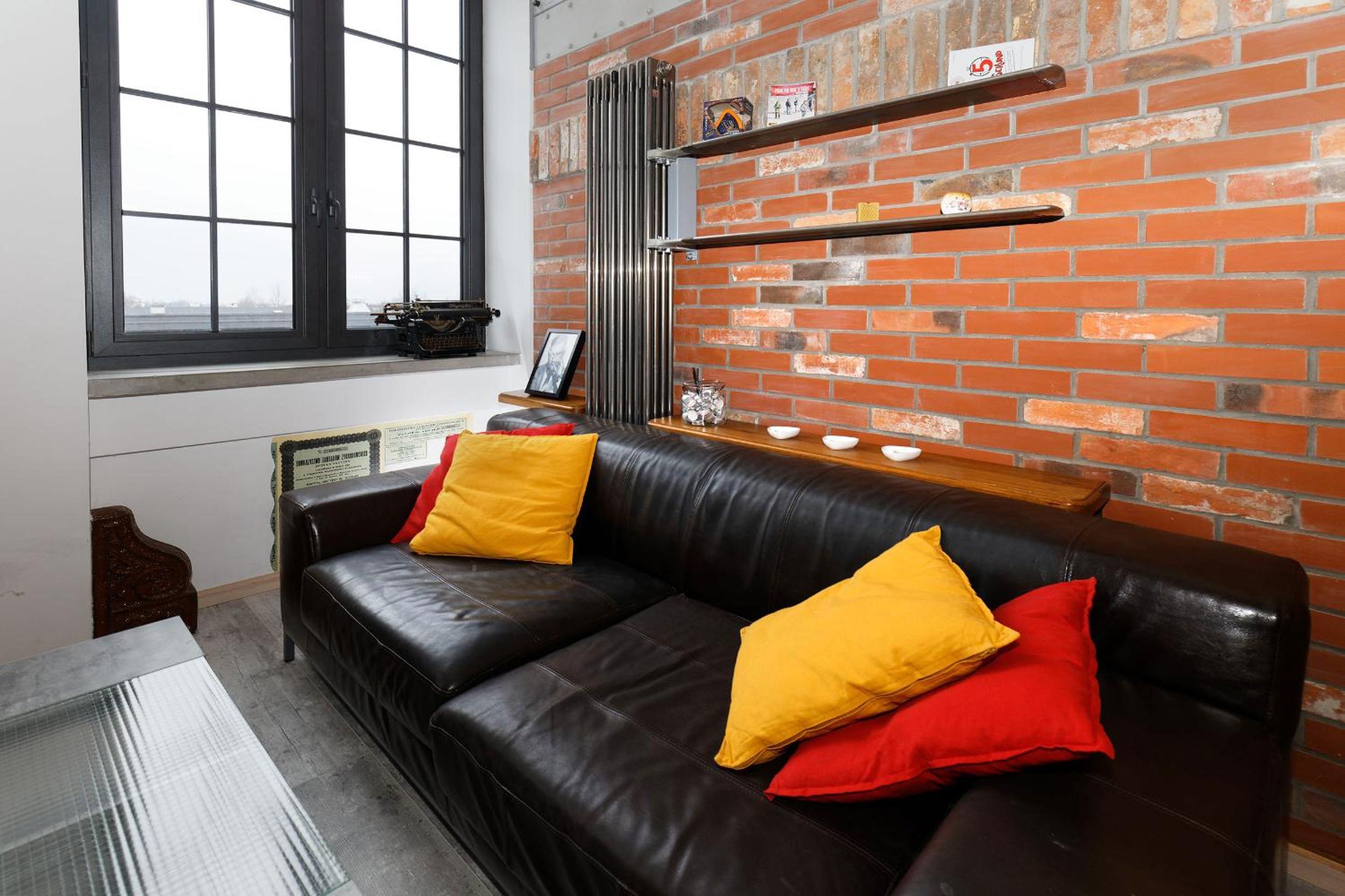 One-Bedroom Apartment - Photo 7