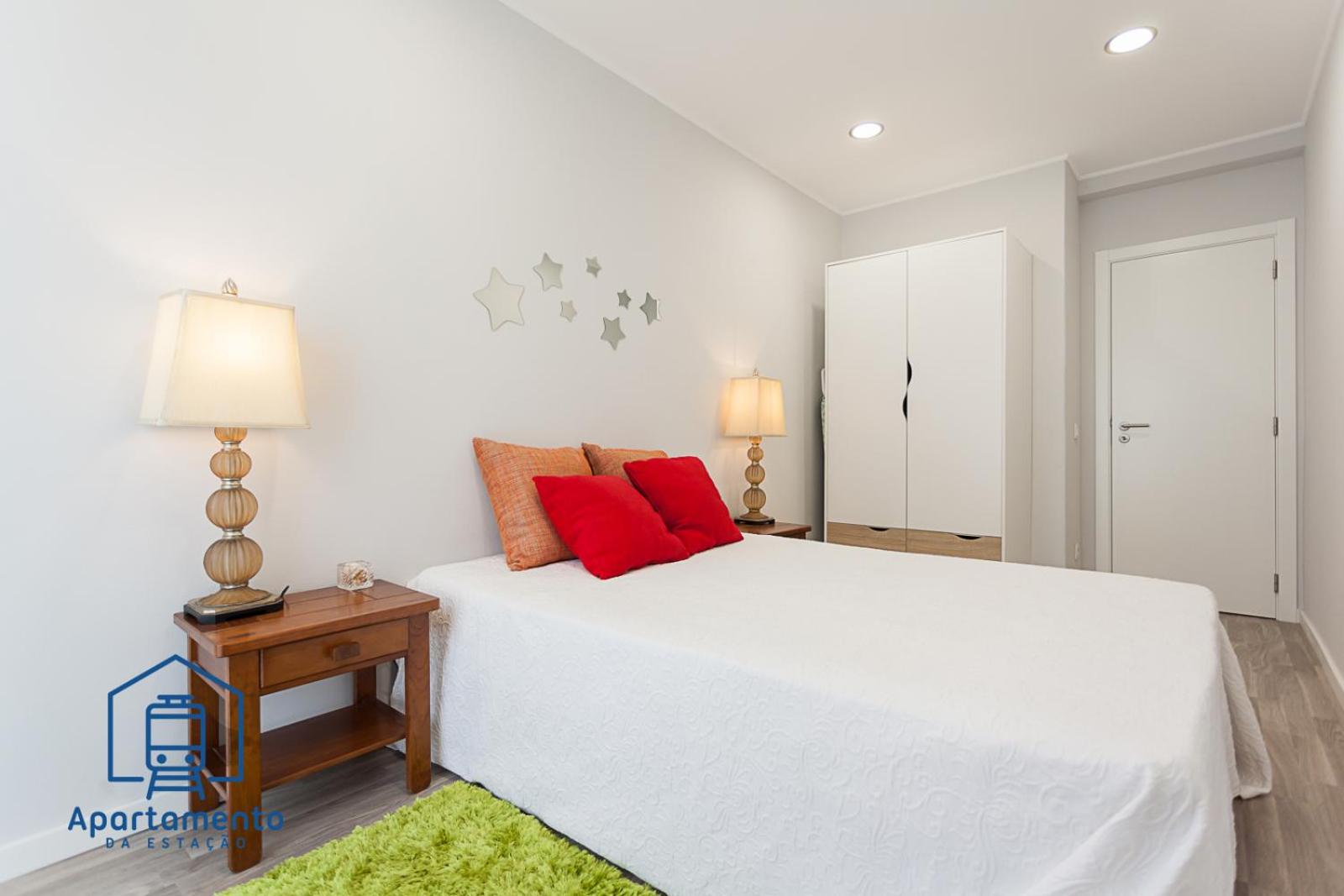 One-Bedroom Apartment - Photo 11