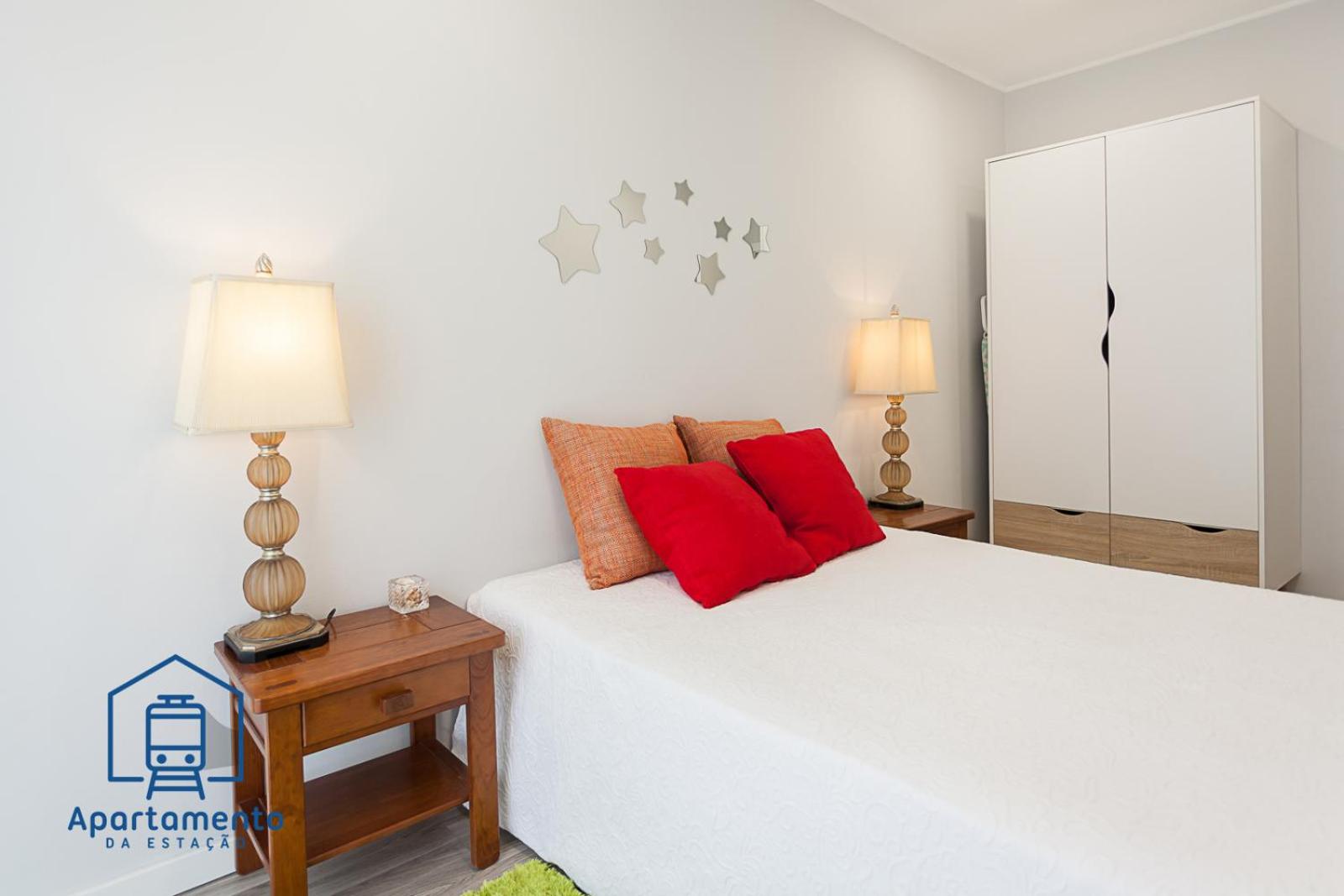 One-Bedroom Apartment - Photo 12