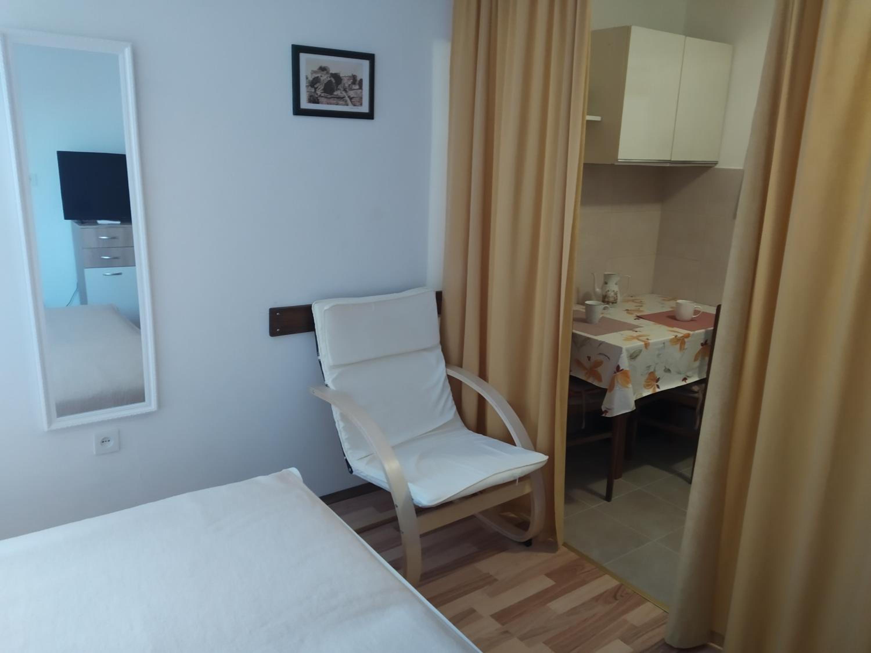 Studio Apartment photo 3
