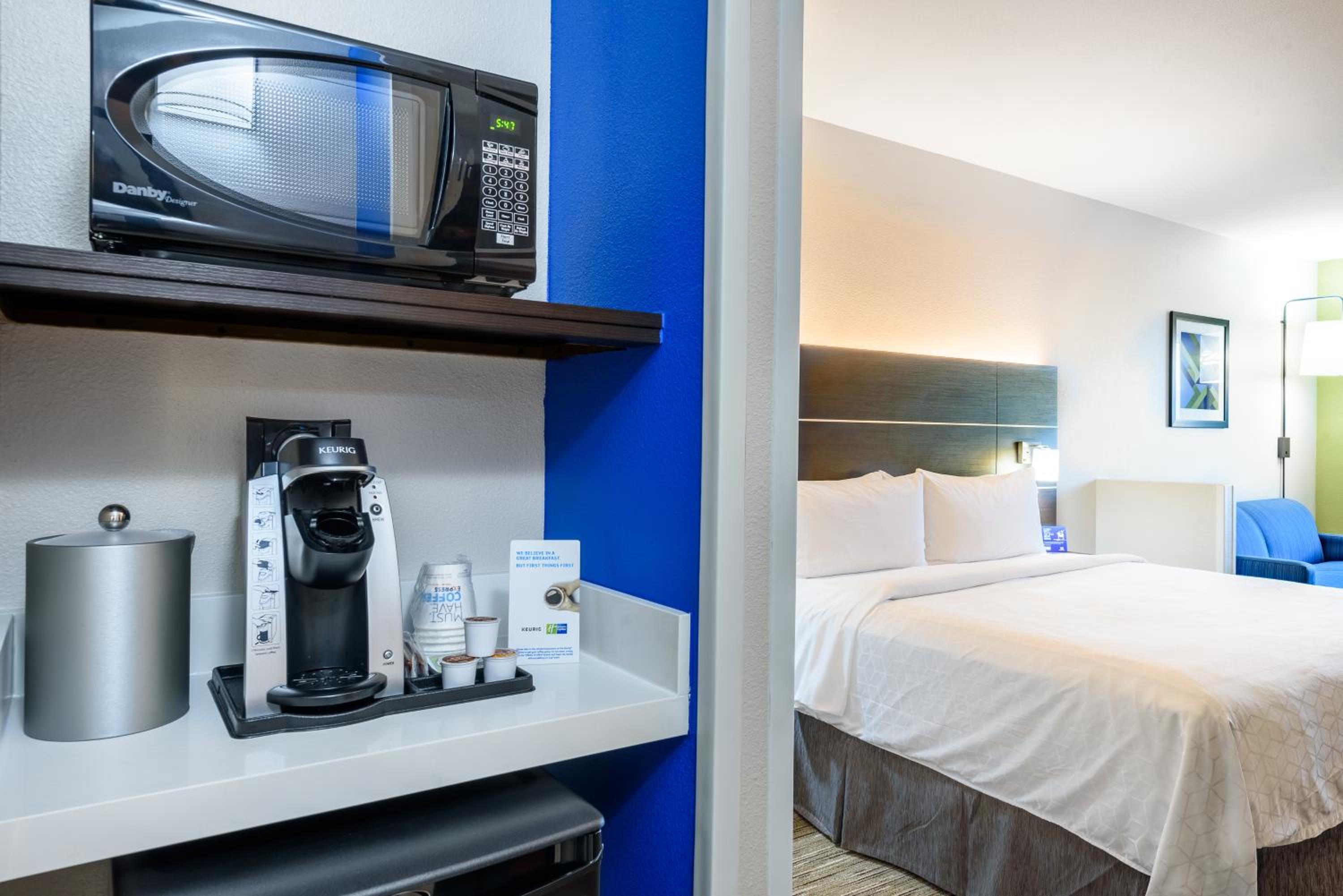 Standard King Room - Photo 2
