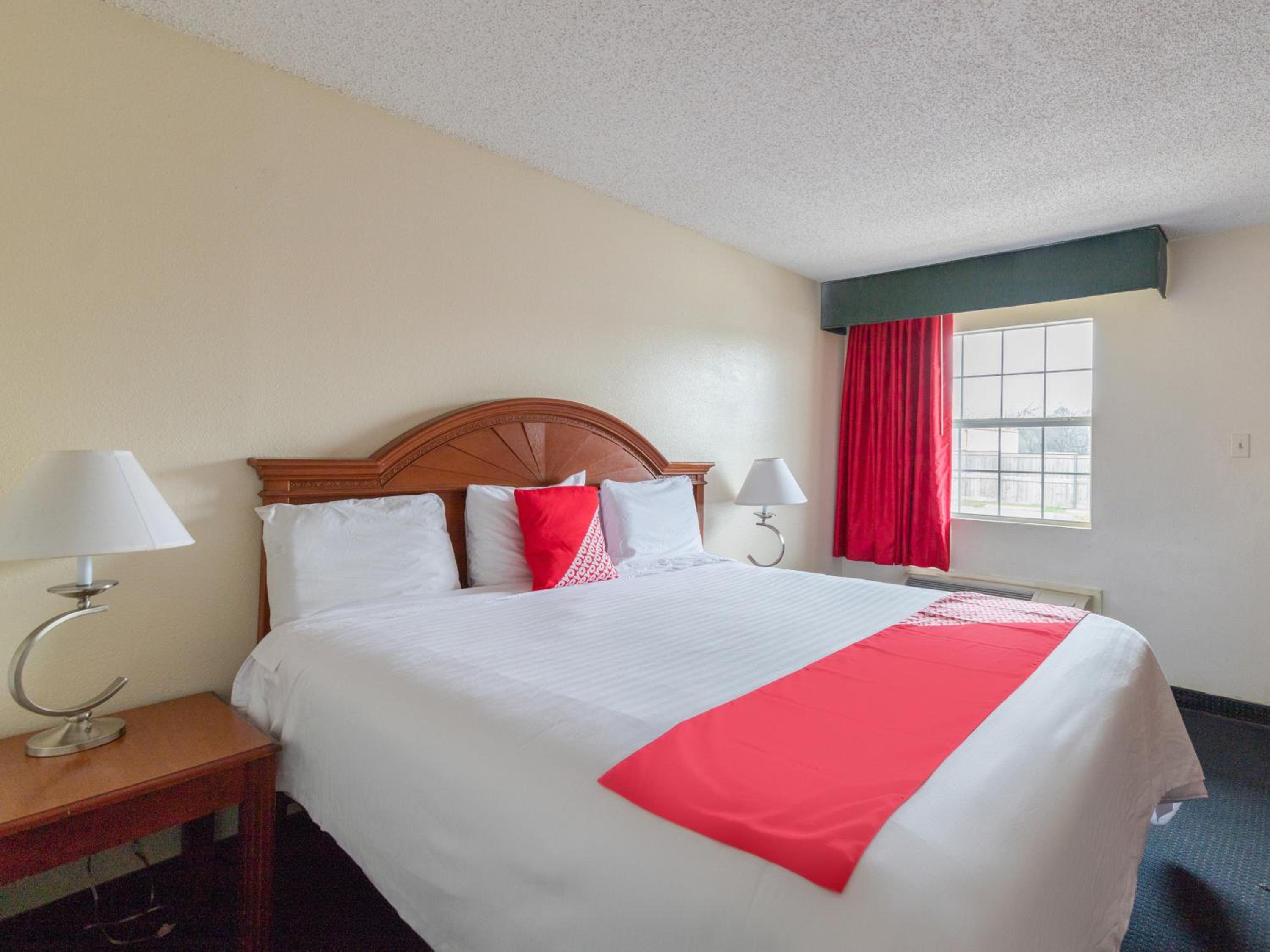 King Bed - Photo 16