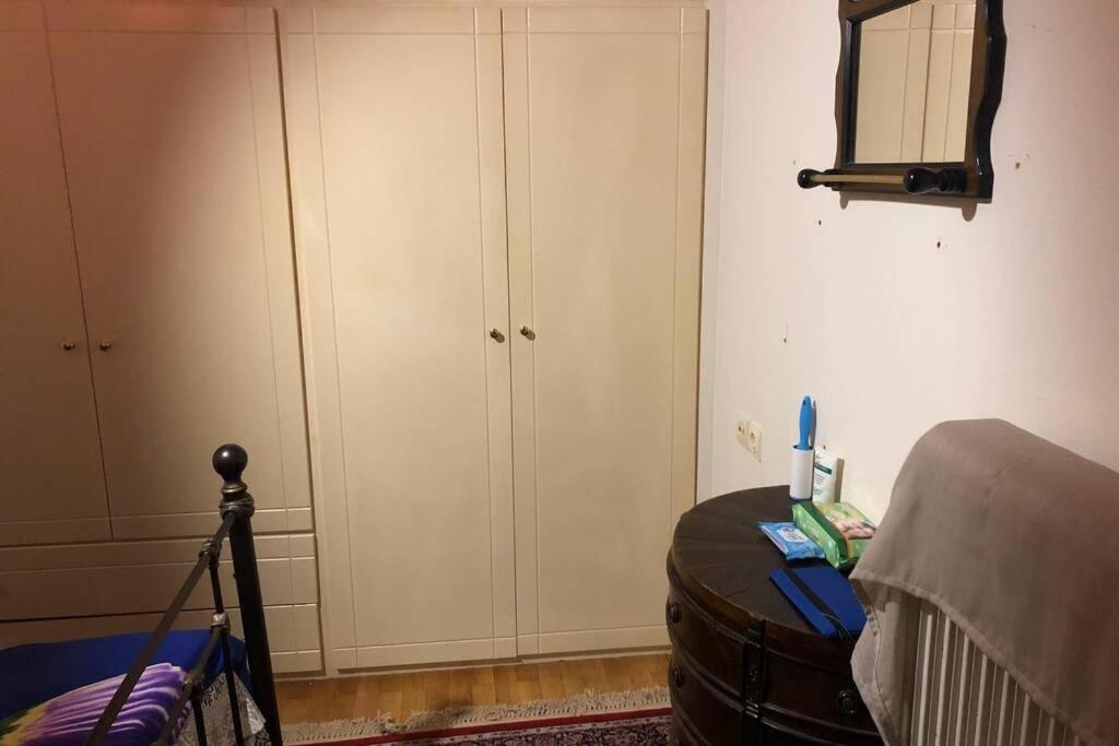 One-Bedroom Apartment - Photo 3