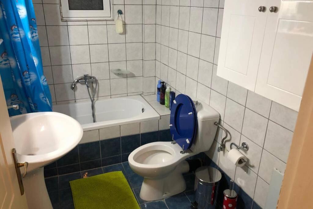 One-Bedroom Apartment - Photo 18