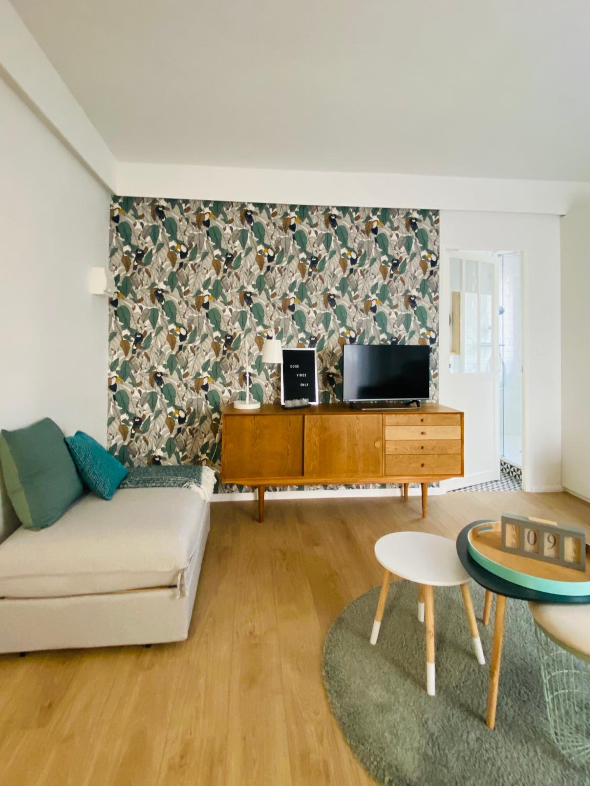 One-Bedroom Apartment - Photo 7