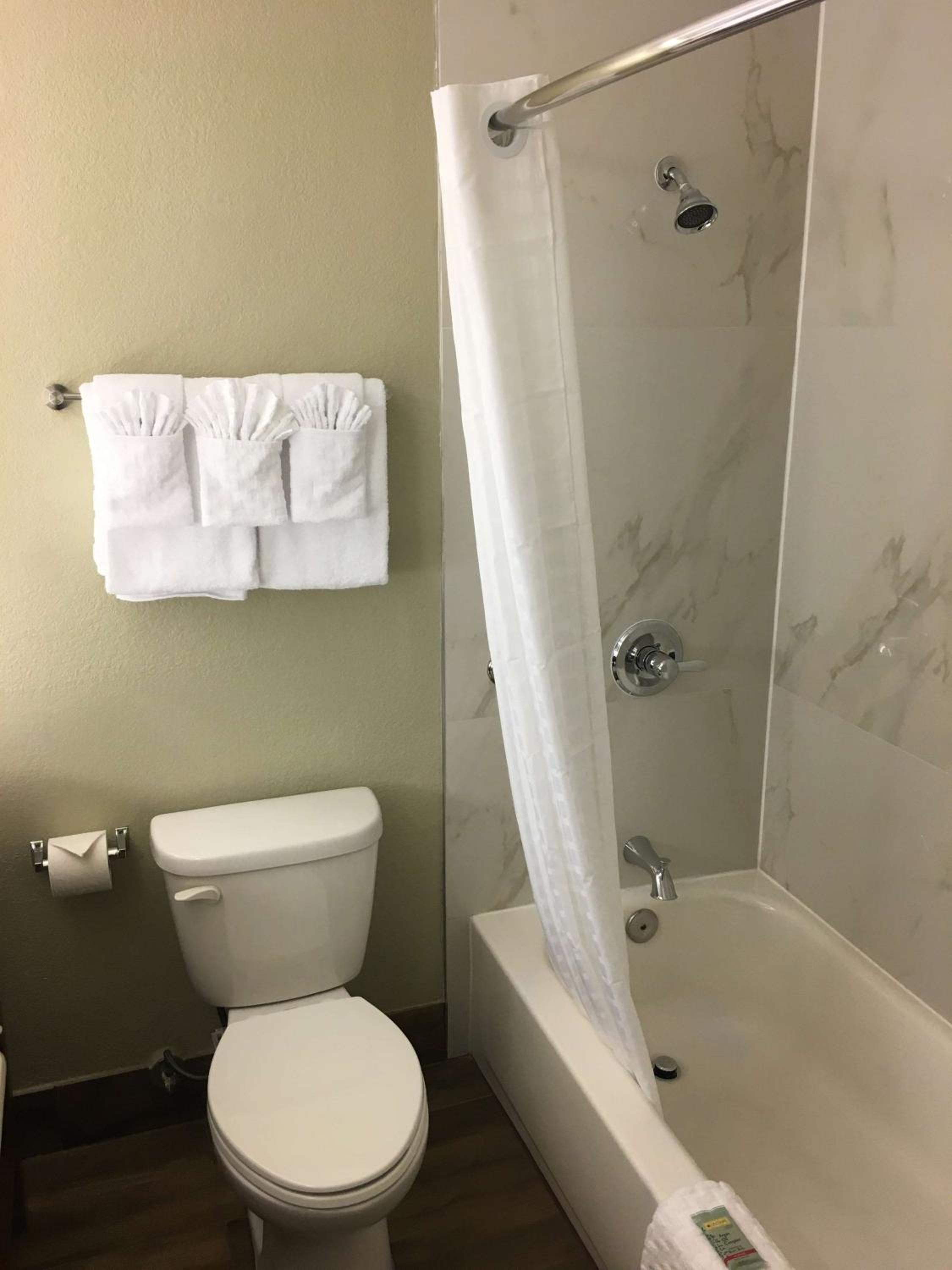 King Room - Non-Smoking - Photo 2